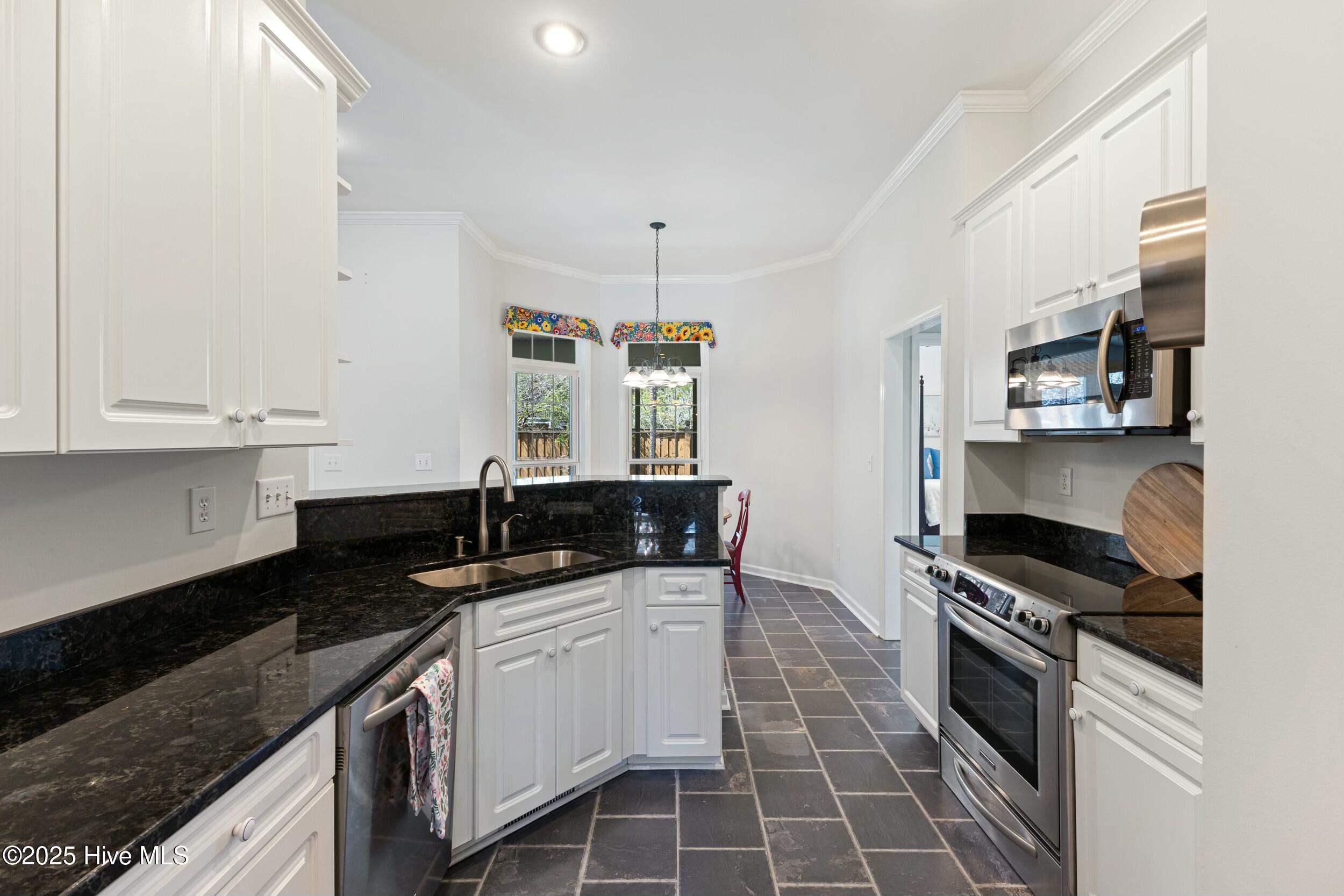 635 Airlie Road