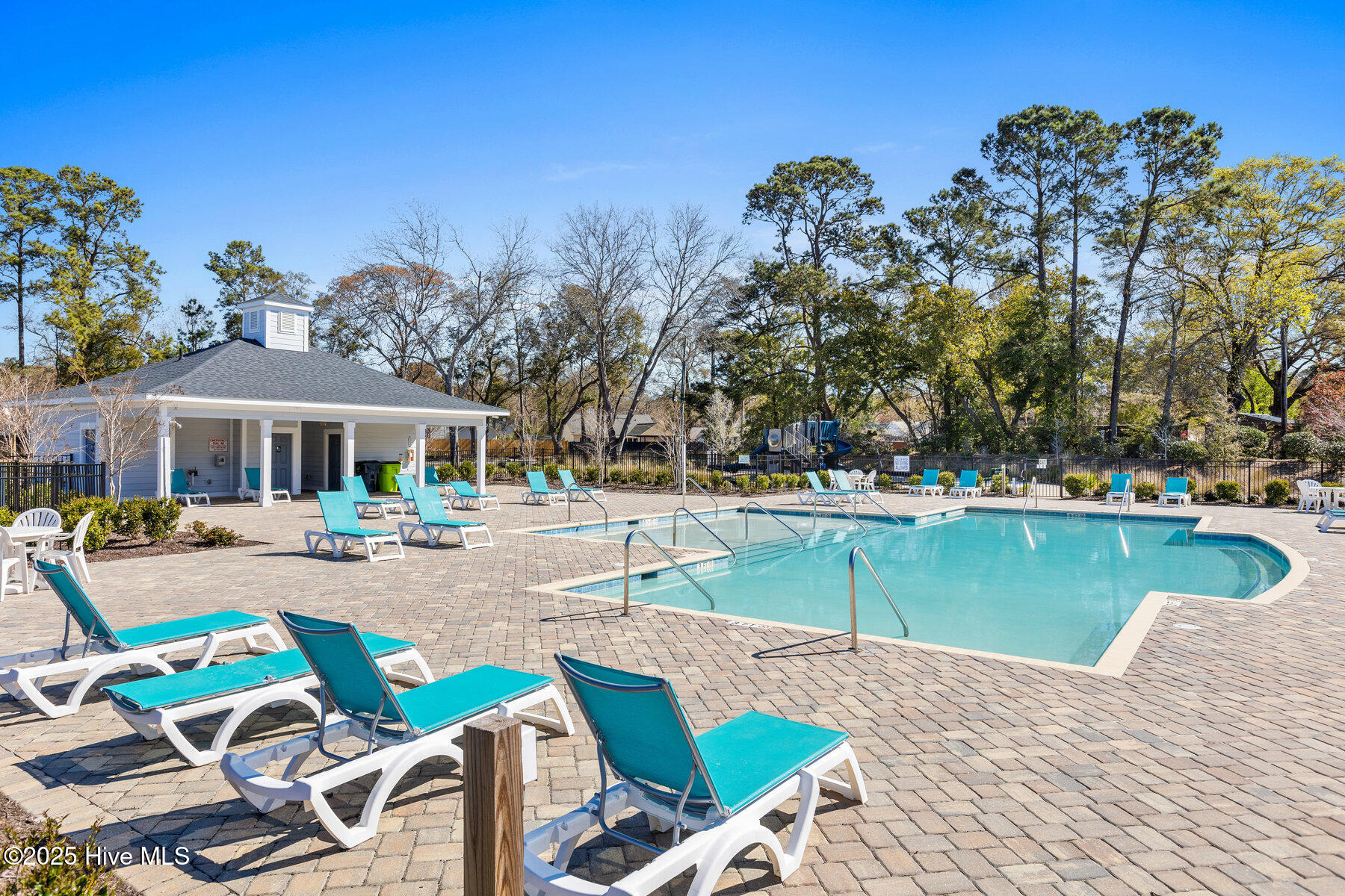 6044 Meadowgrove Loop