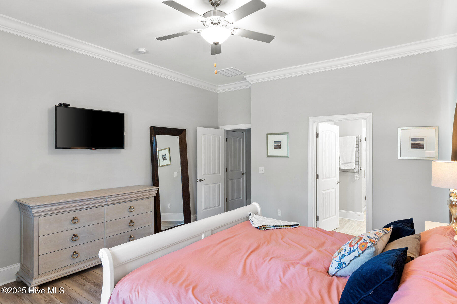 6044 Meadowgrove Loop