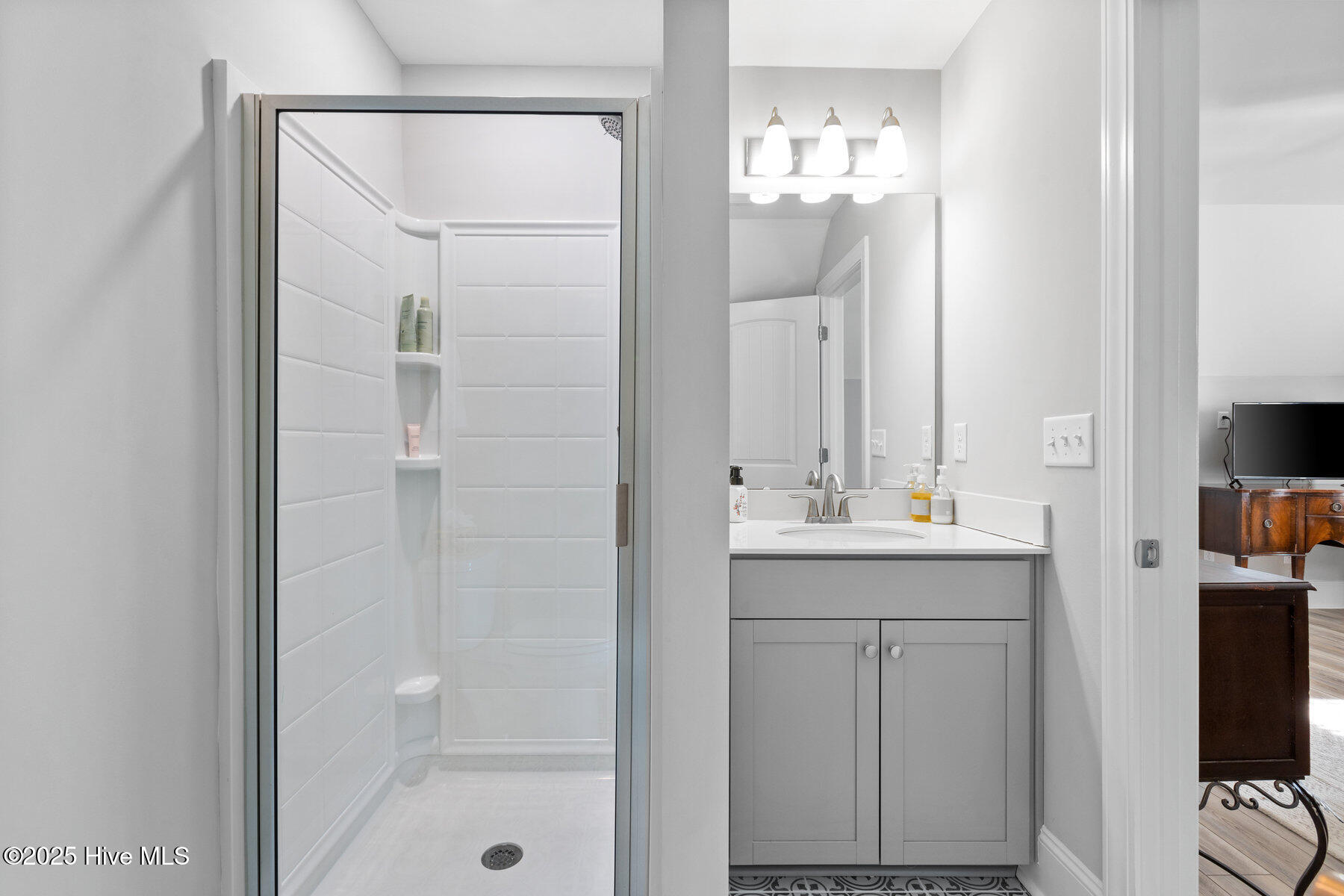 6044 Meadowgrove Loop