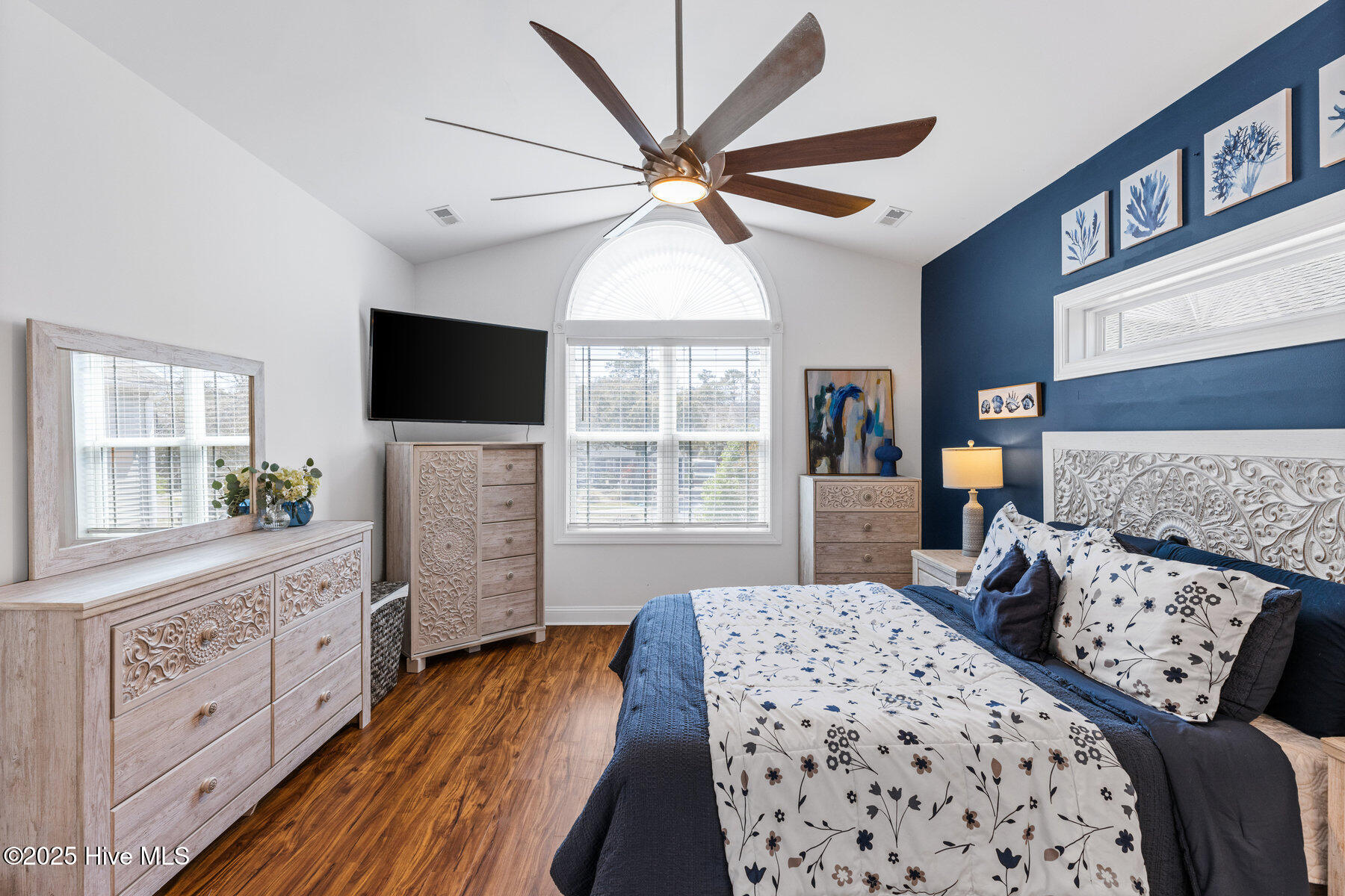 2204 W Oak Island Drive