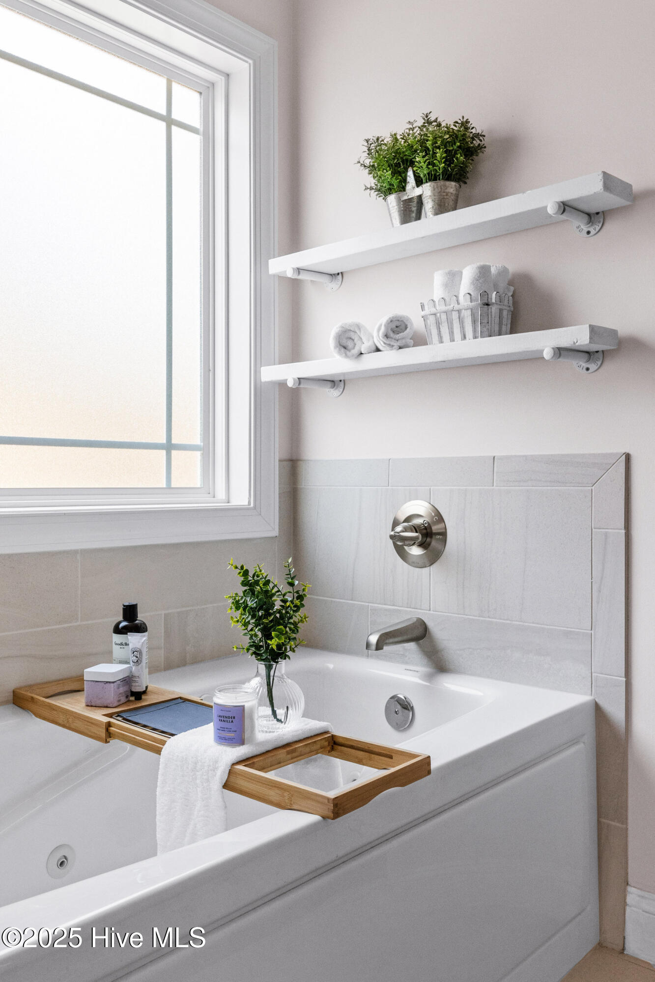 2204 W Oak Island Drive