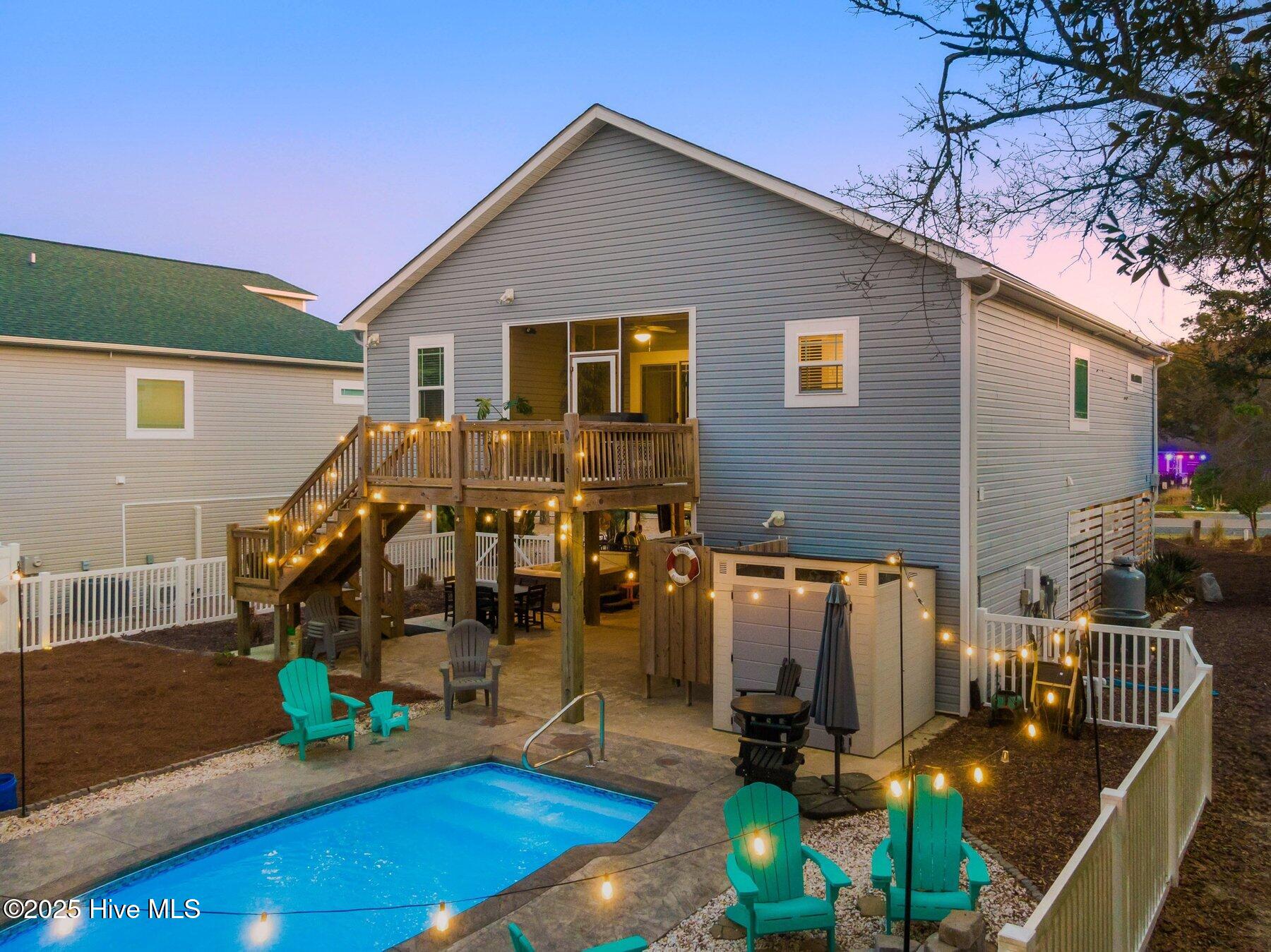 2204 W Oak Island Drive