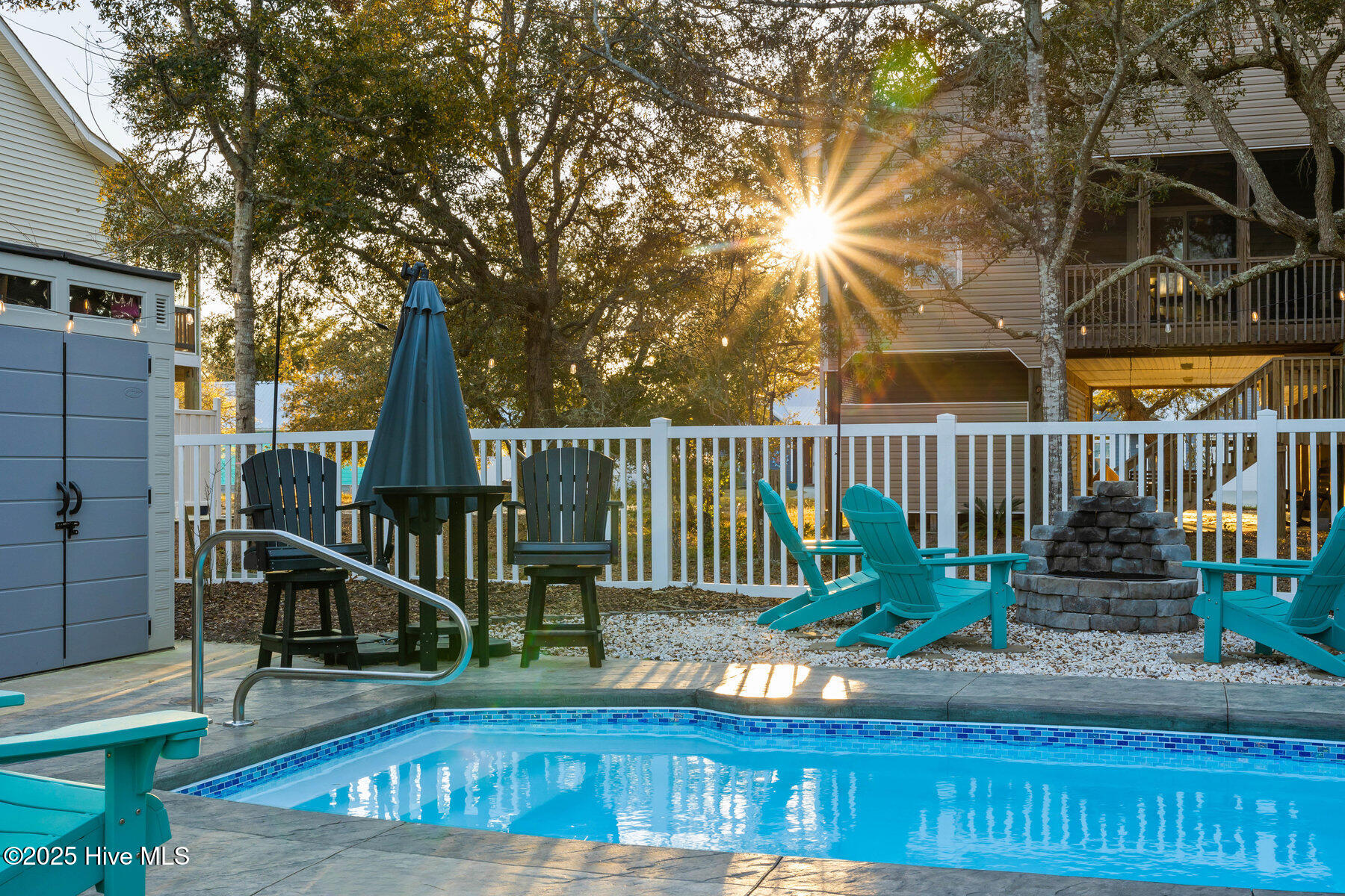 2204 W Oak Island Drive