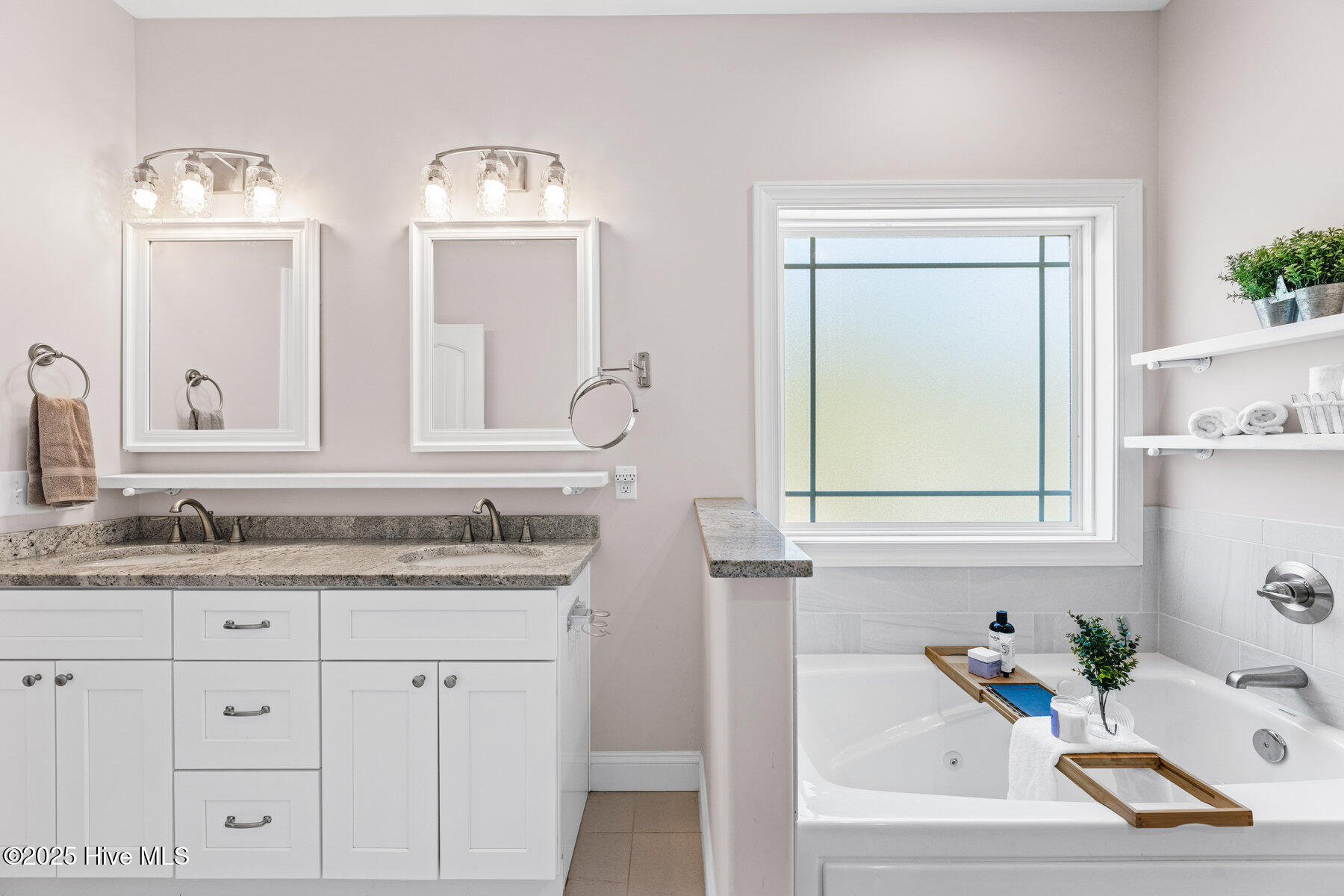 2204 W Oak Island Drive