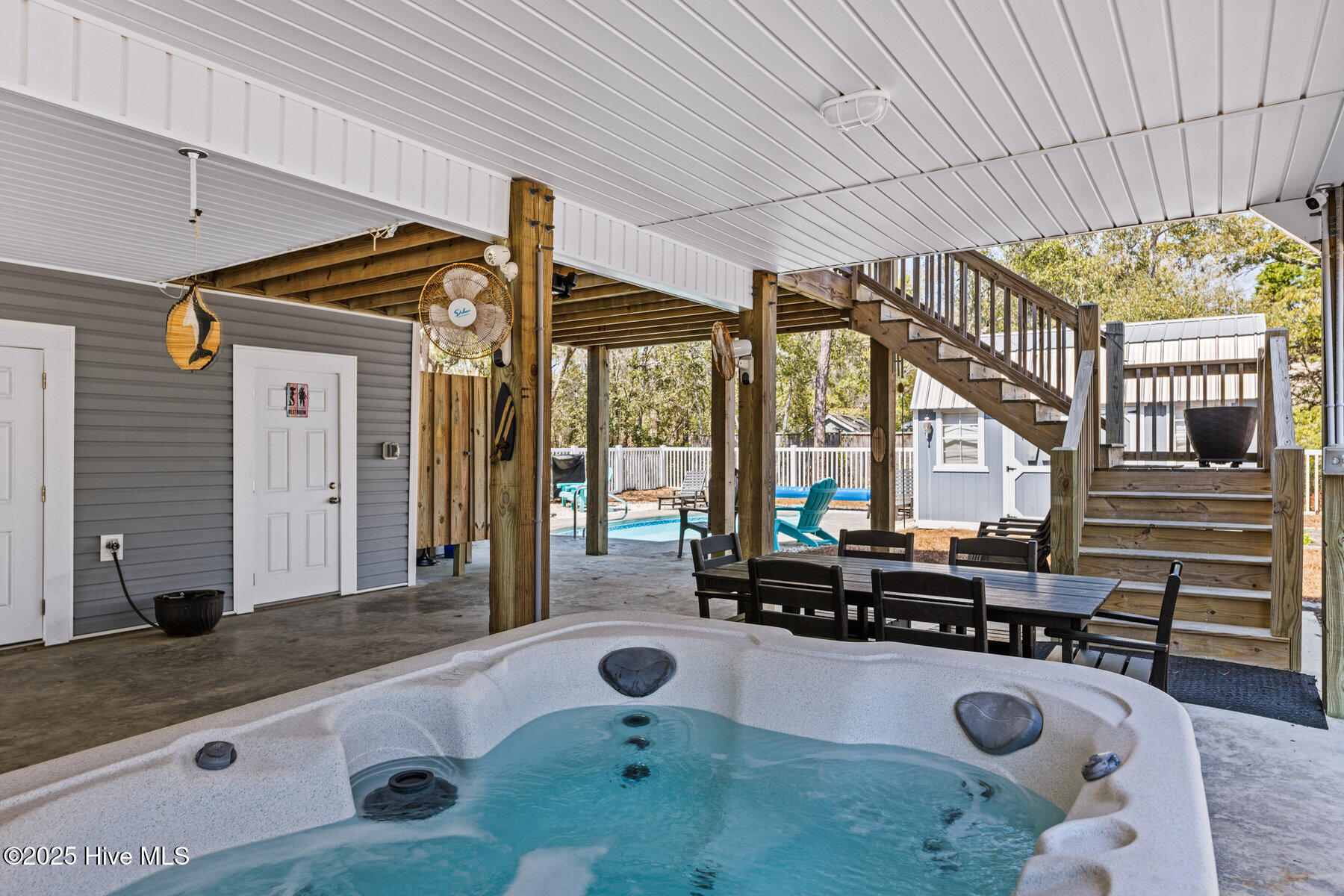 2204 W Oak Island Drive