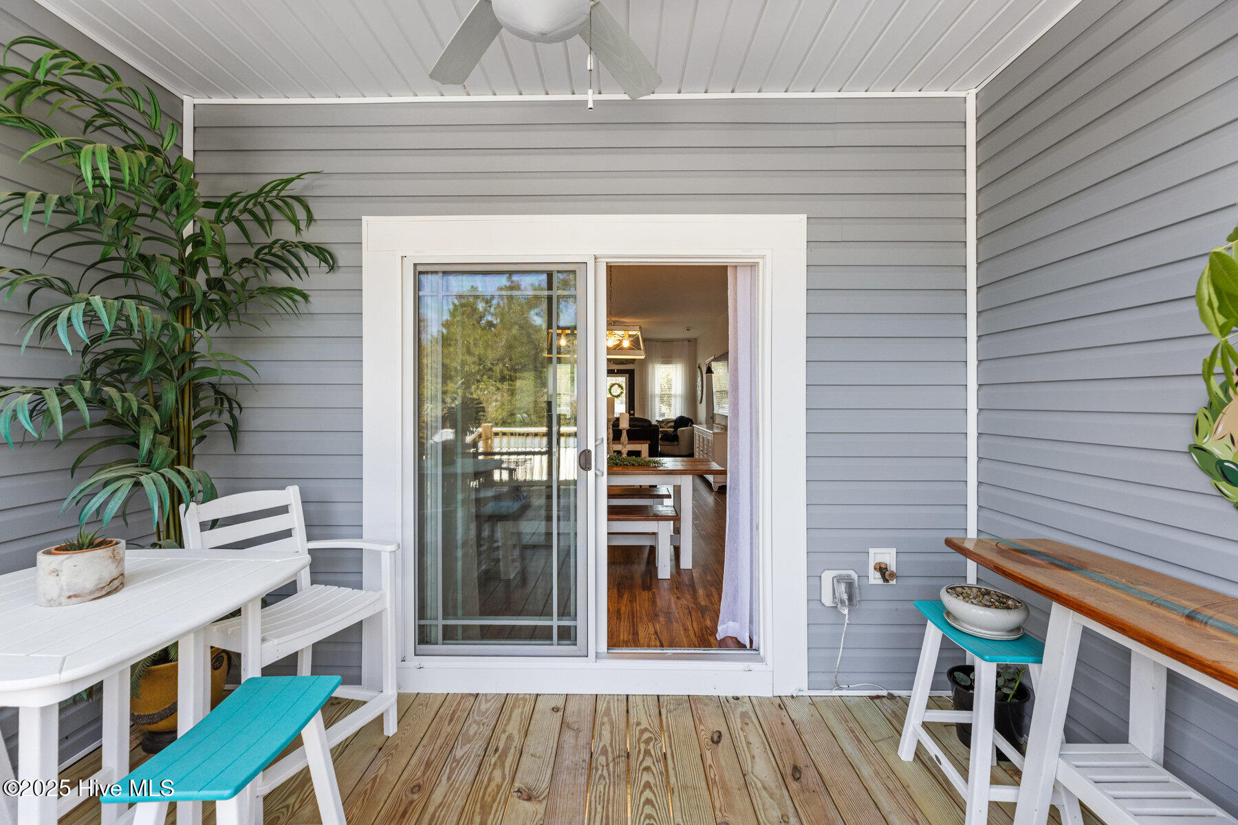 2204 W Oak Island Drive