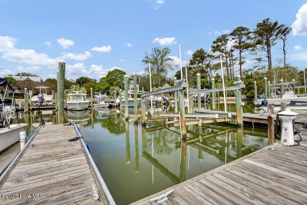 5102 Masonboro Harbour Drive