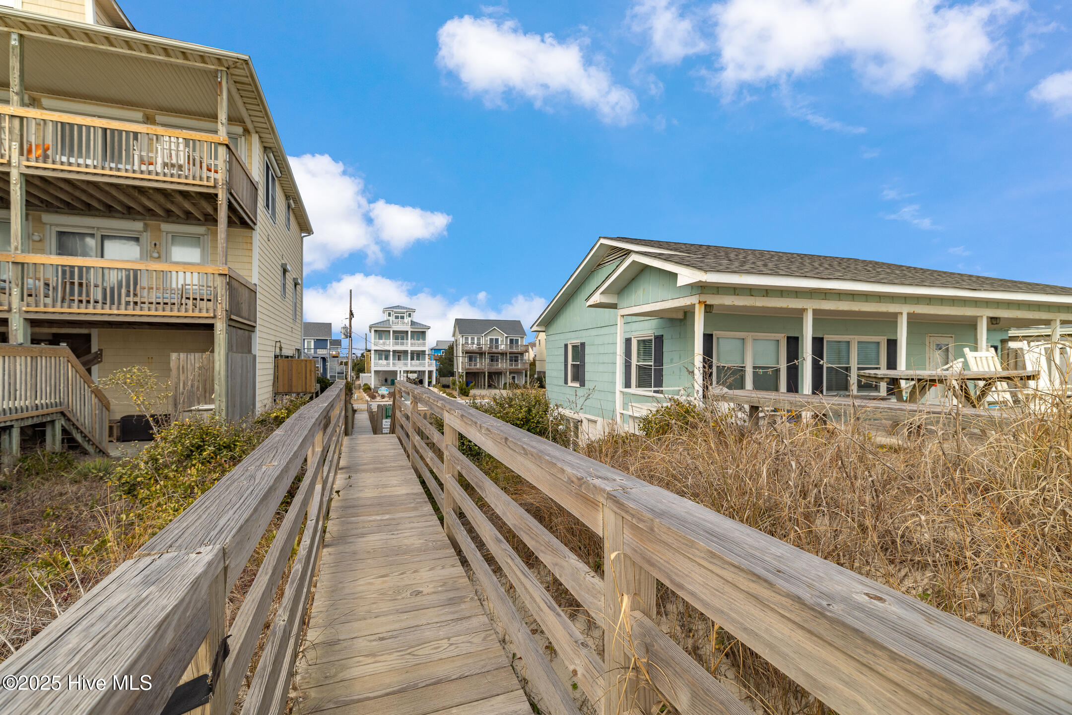 614 S Topsail Drive