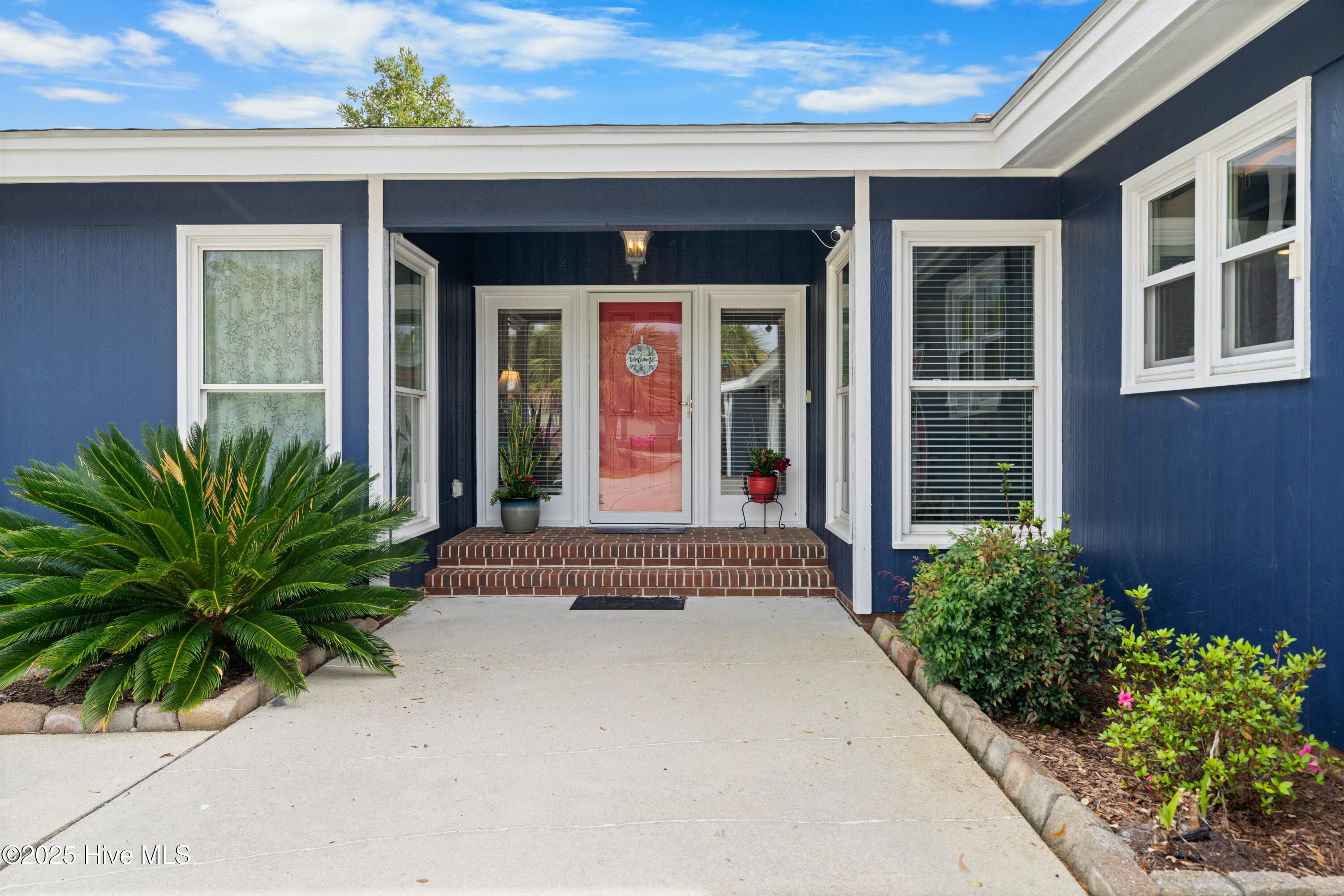 227 Peninsula Drive
