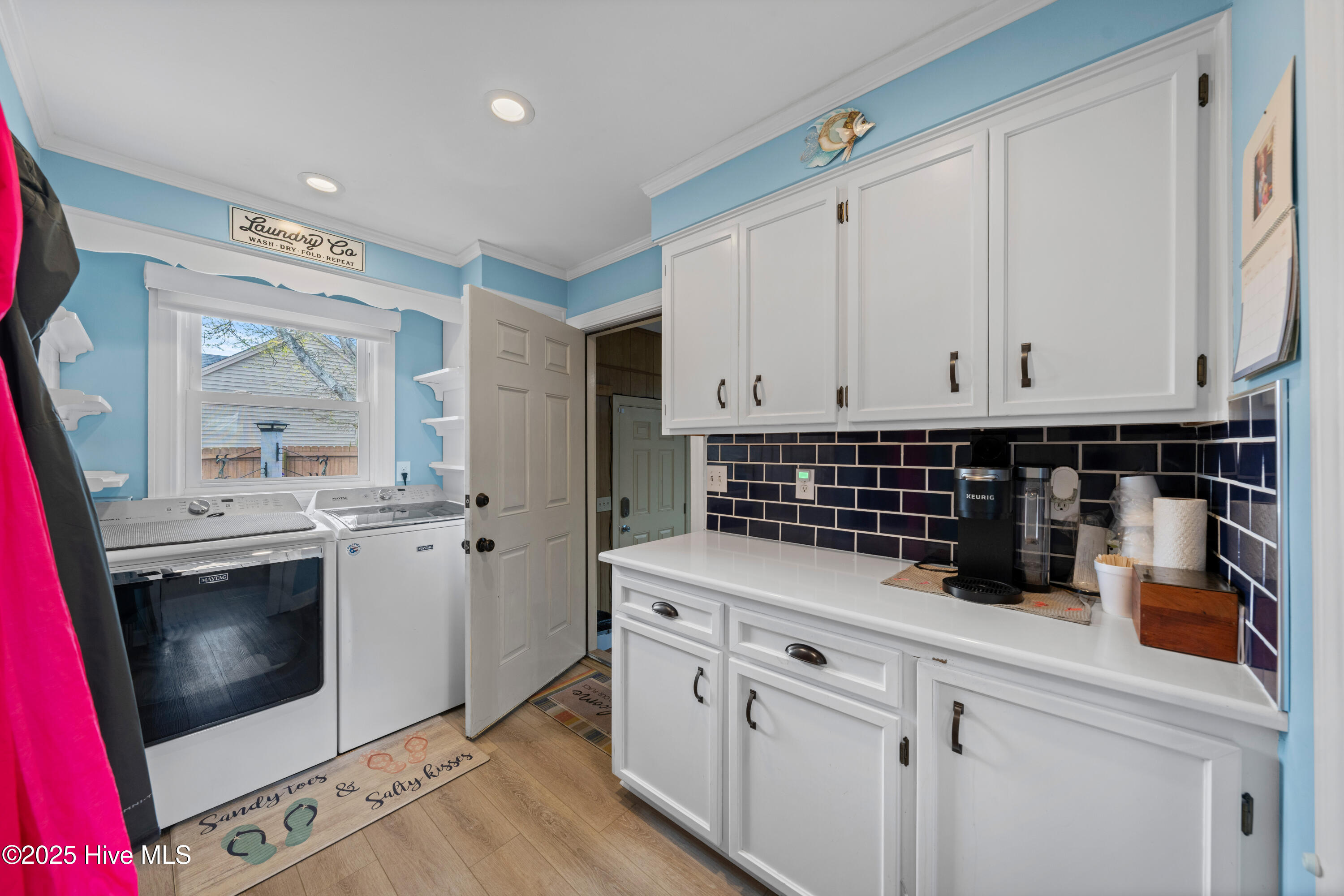 227 Peninsula Drive