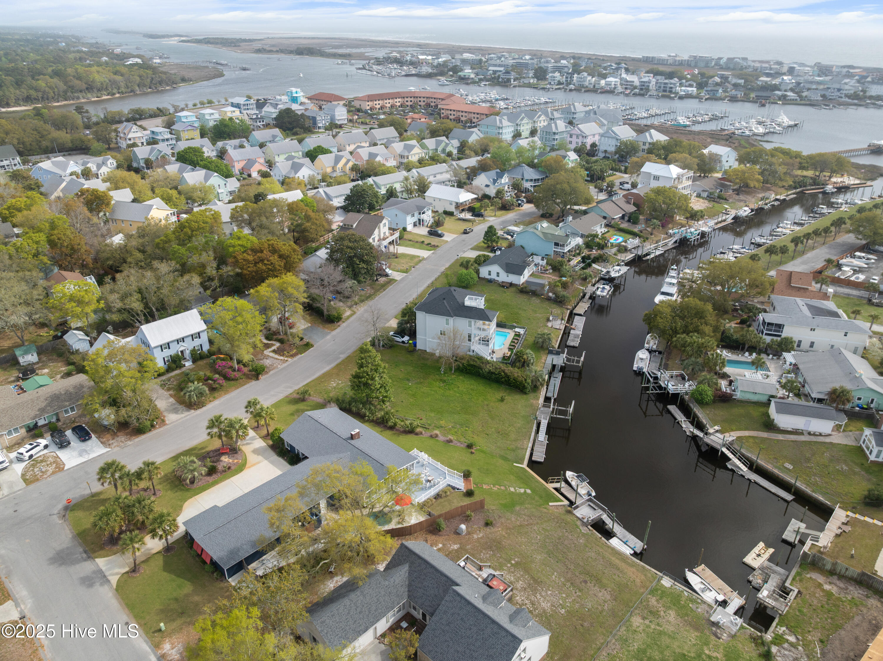 227 Peninsula Drive