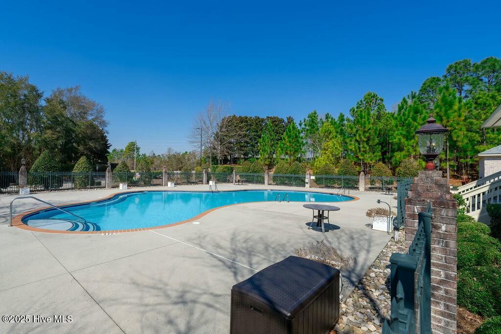 436 Island End Court