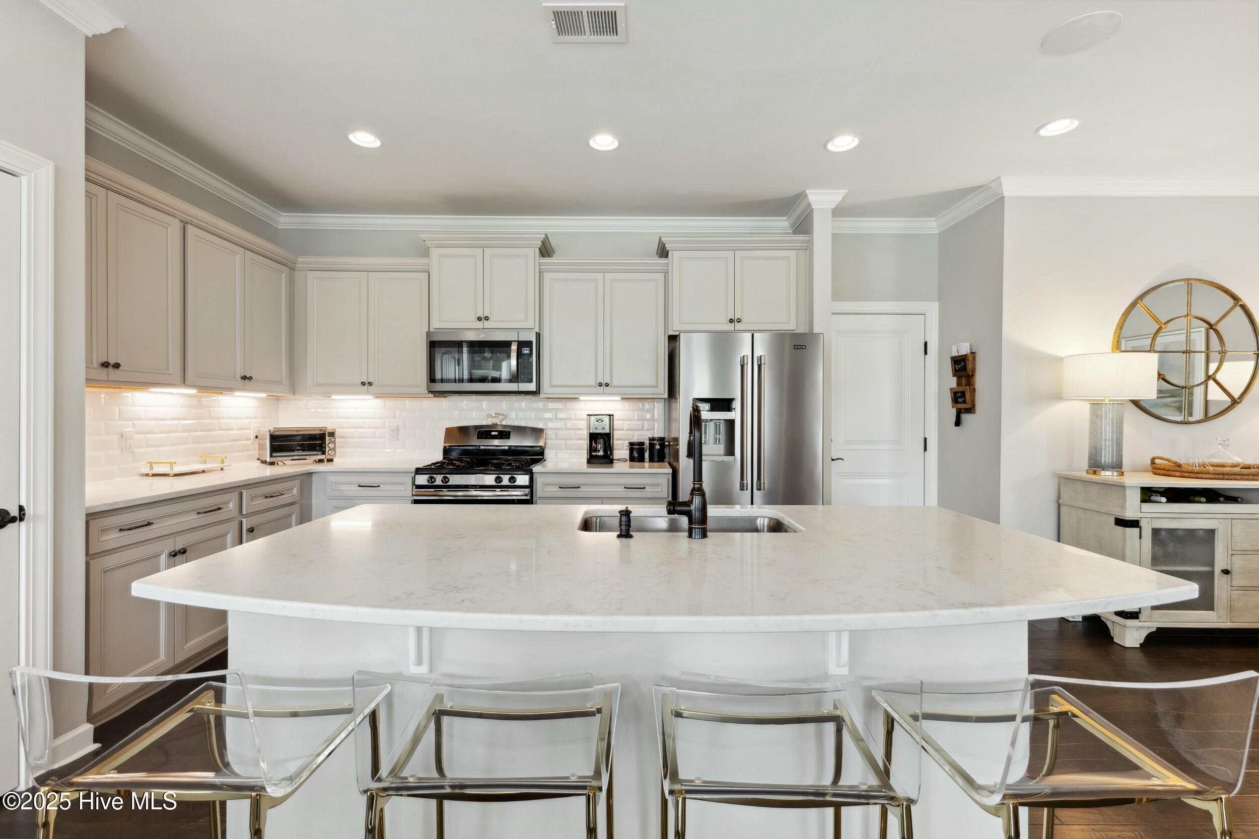 436 Island End Court