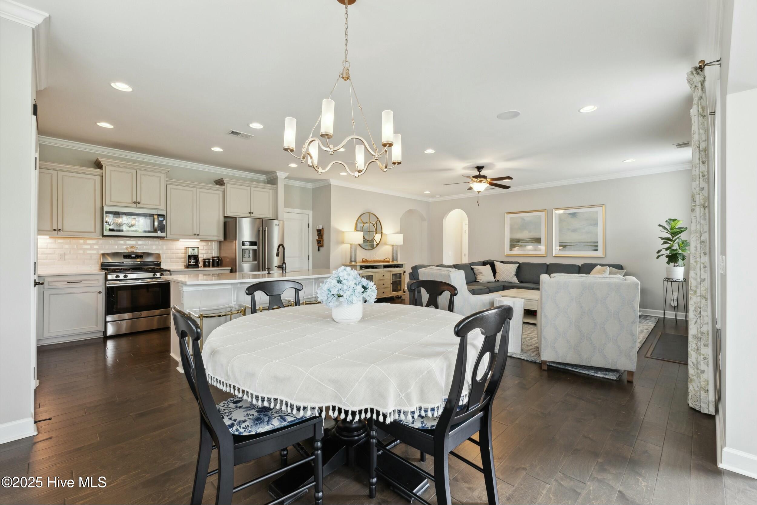 436 Island End Court