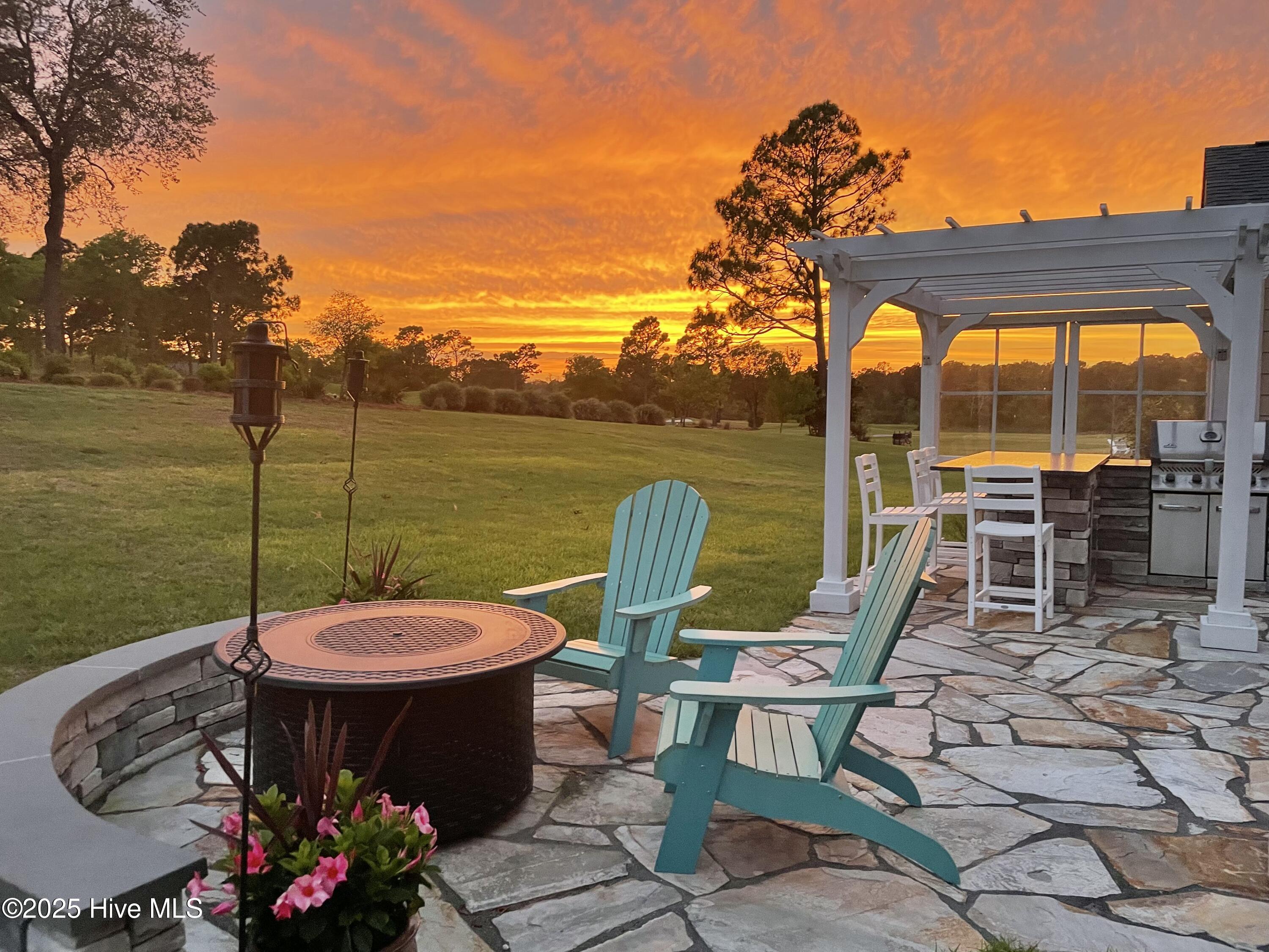 436 Island End Court