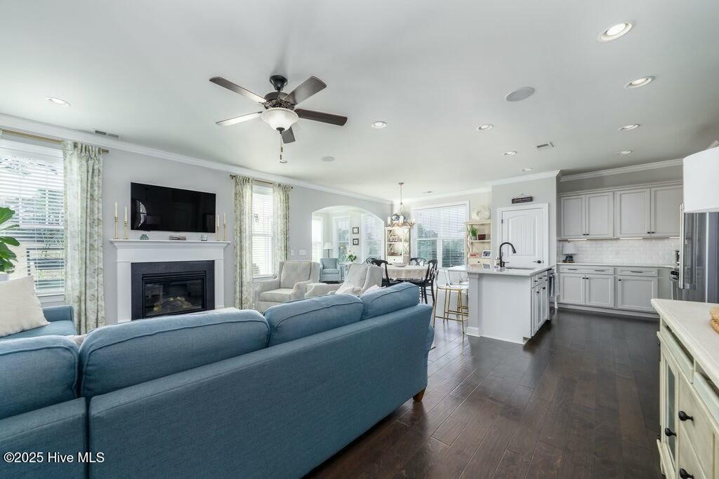 436 Island End Court