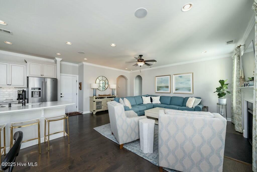 436 Island End Court