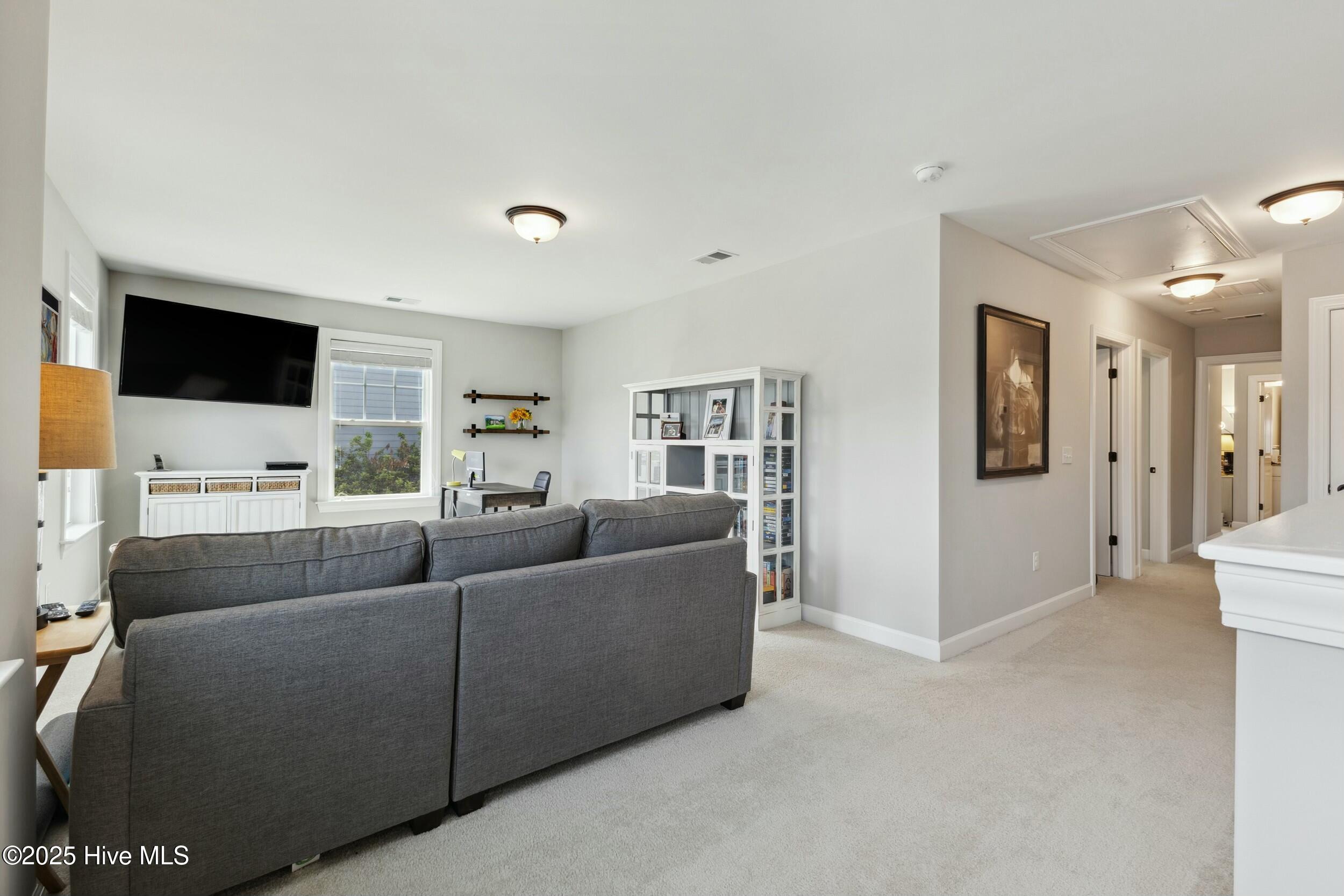 436 Island End Court