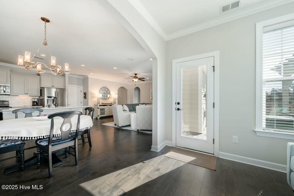 436 Island End Court