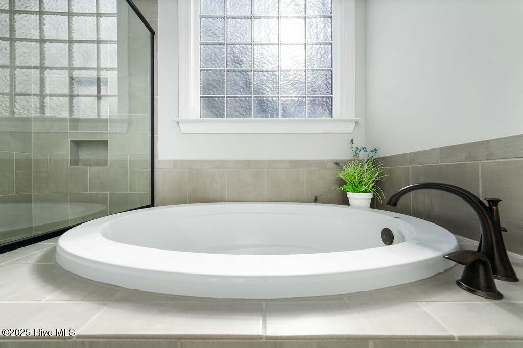 436 Island End Court