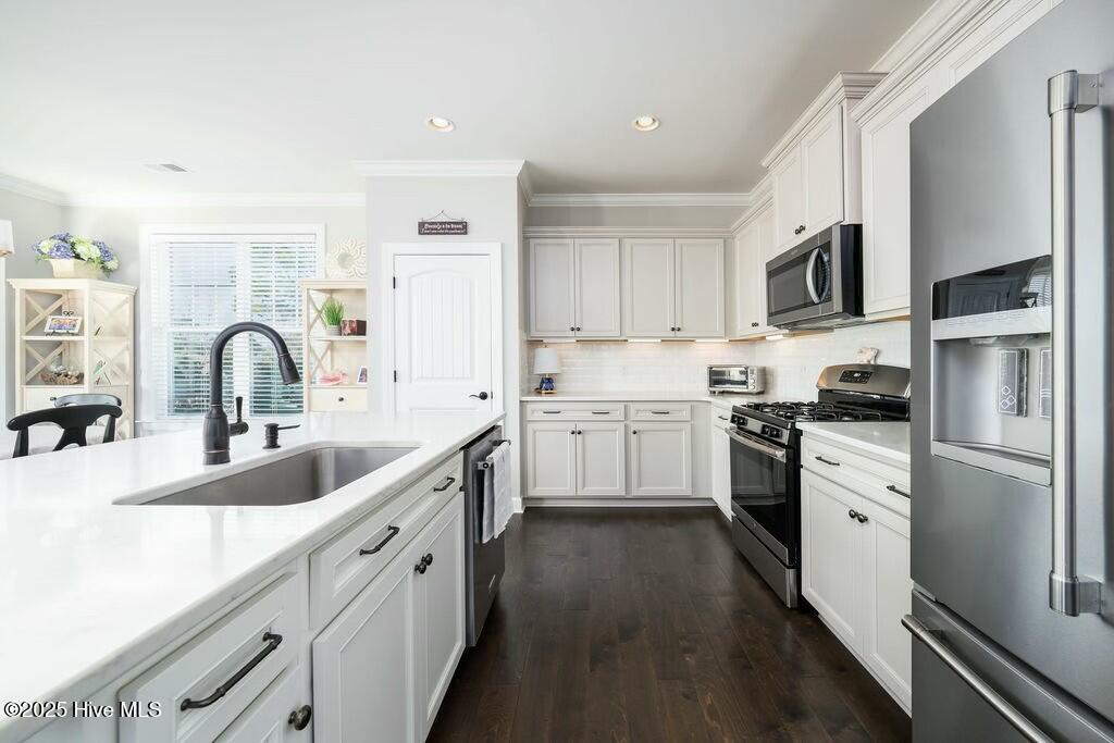 436 Island End Court