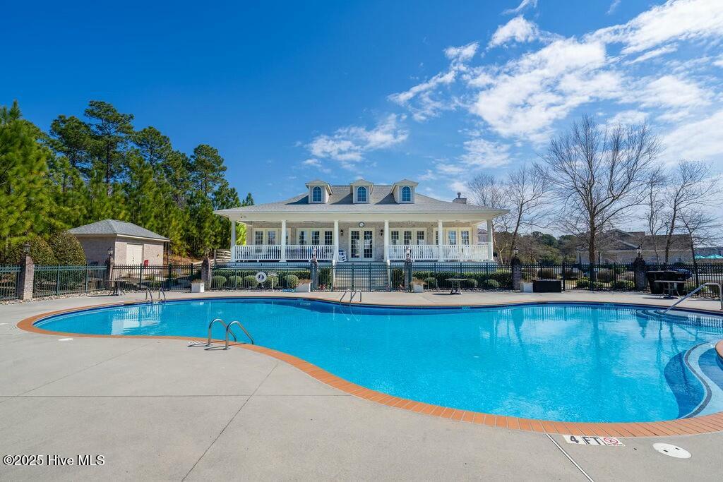 436 Island End Court