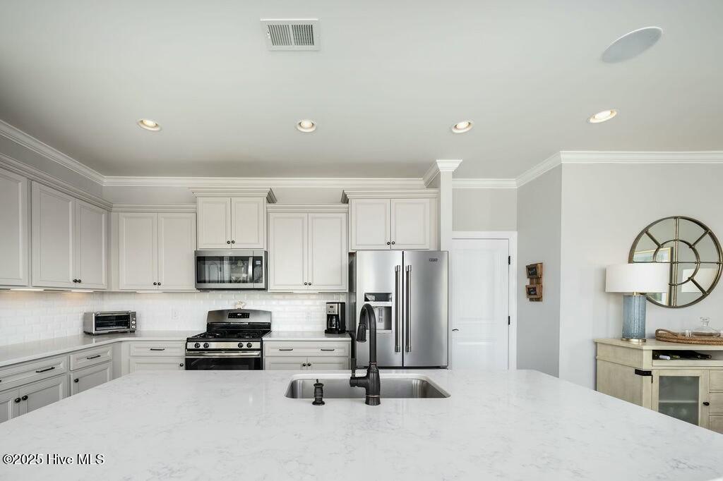 436 Island End Court