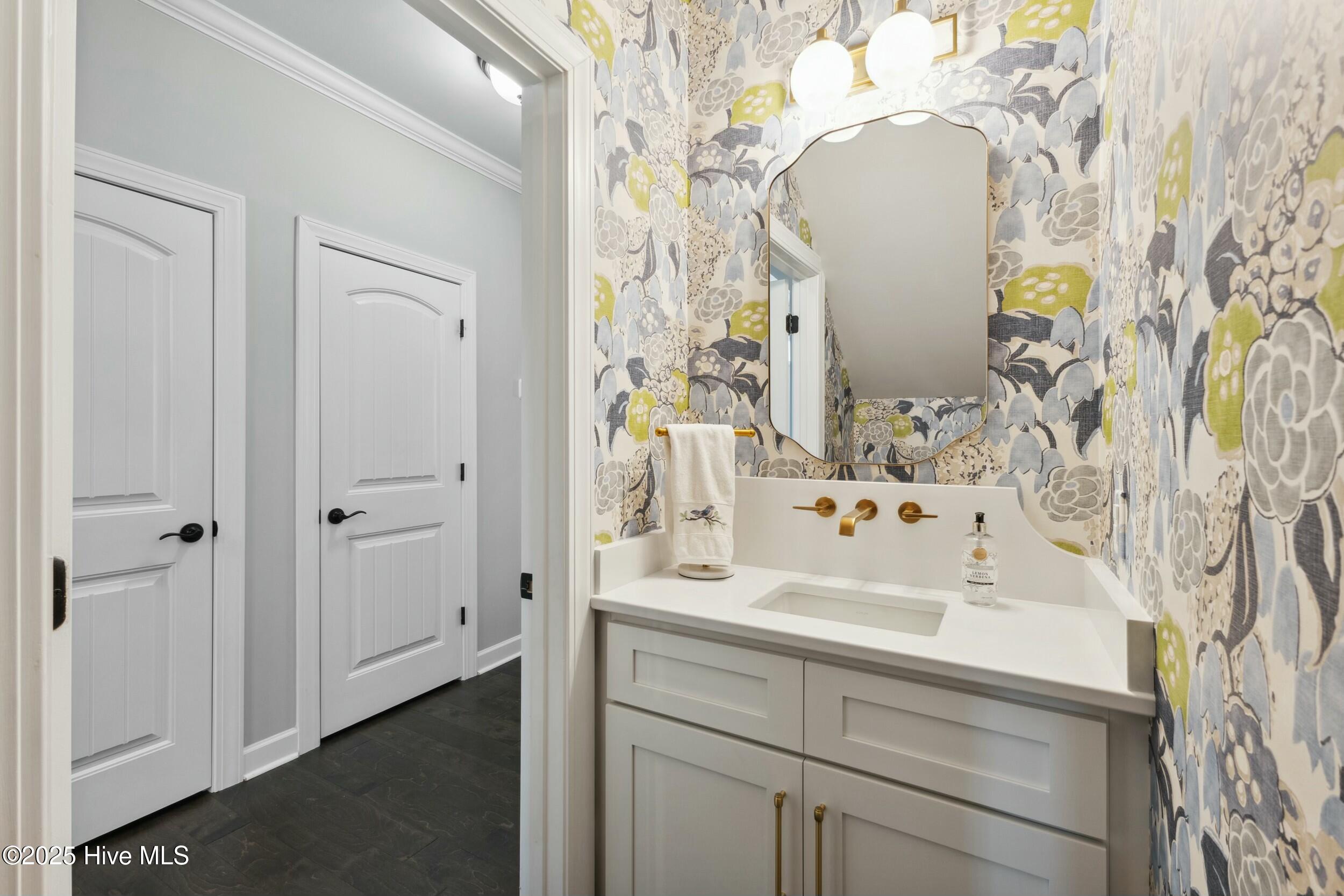 436 Island End Court