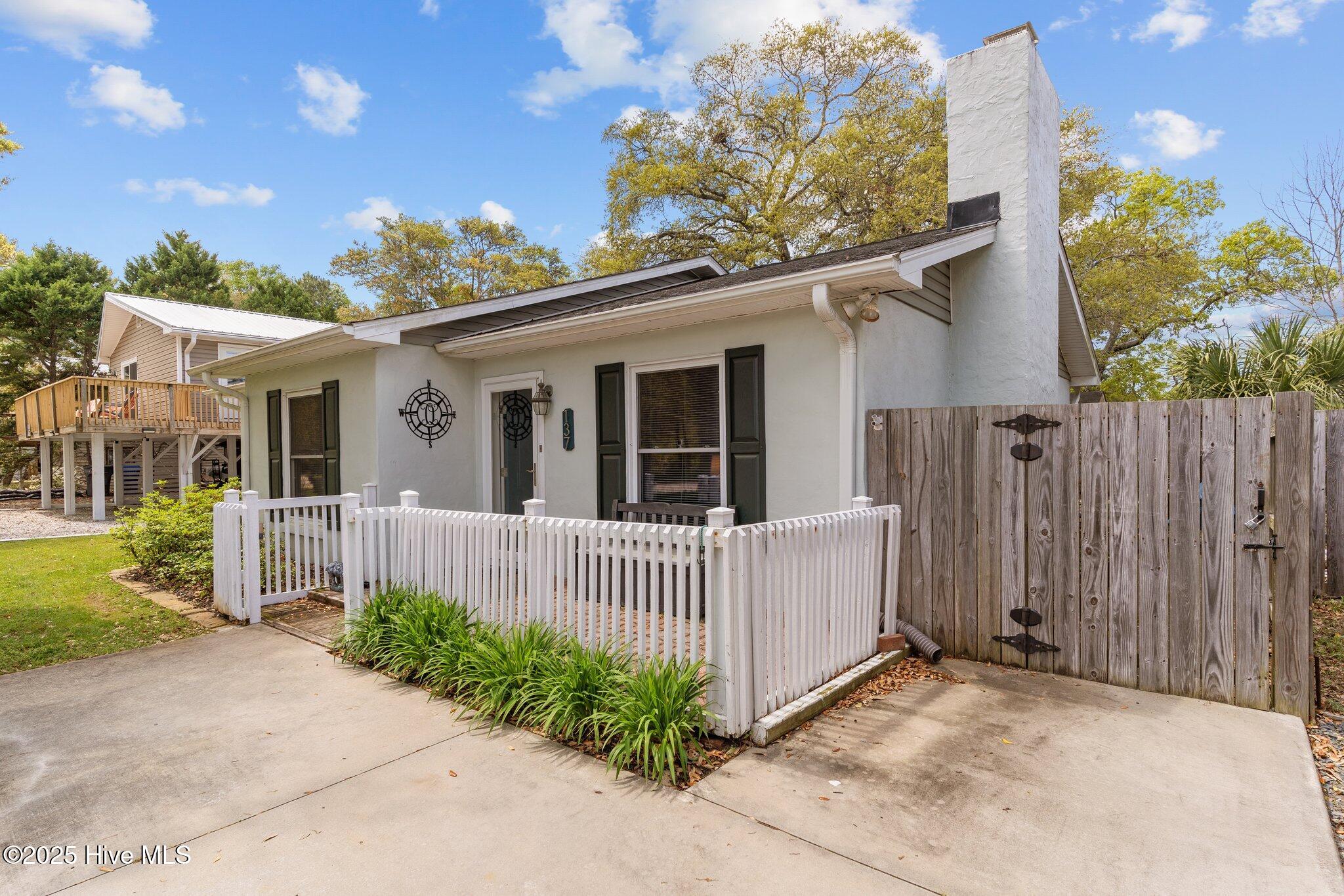 137 NW 3rd Street