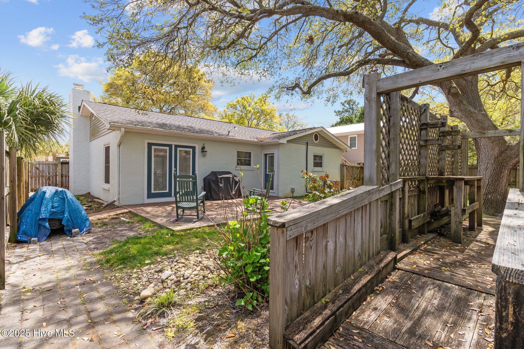 137 NW 3rd Street