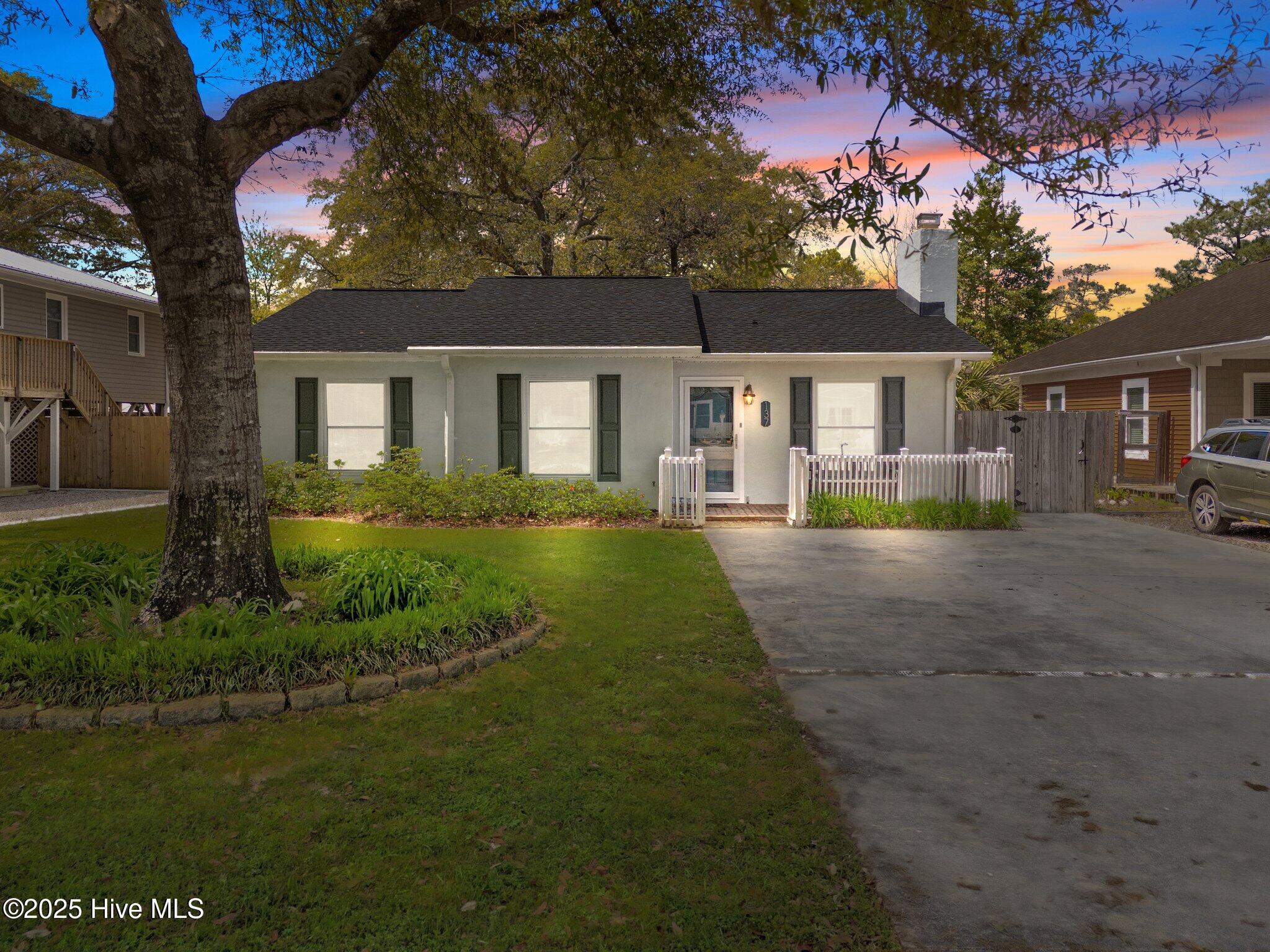 137 NW 3rd Street