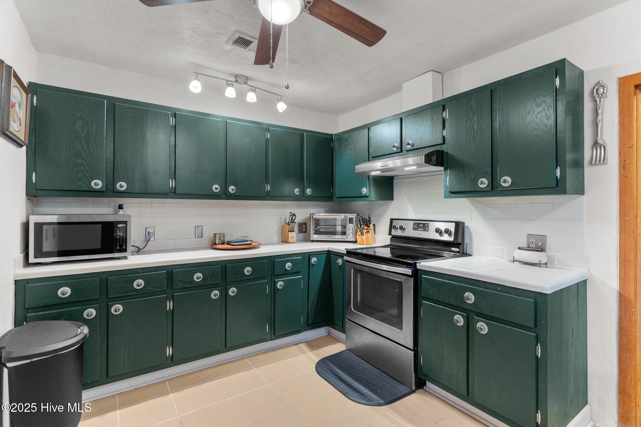 137 NW 3rd Street