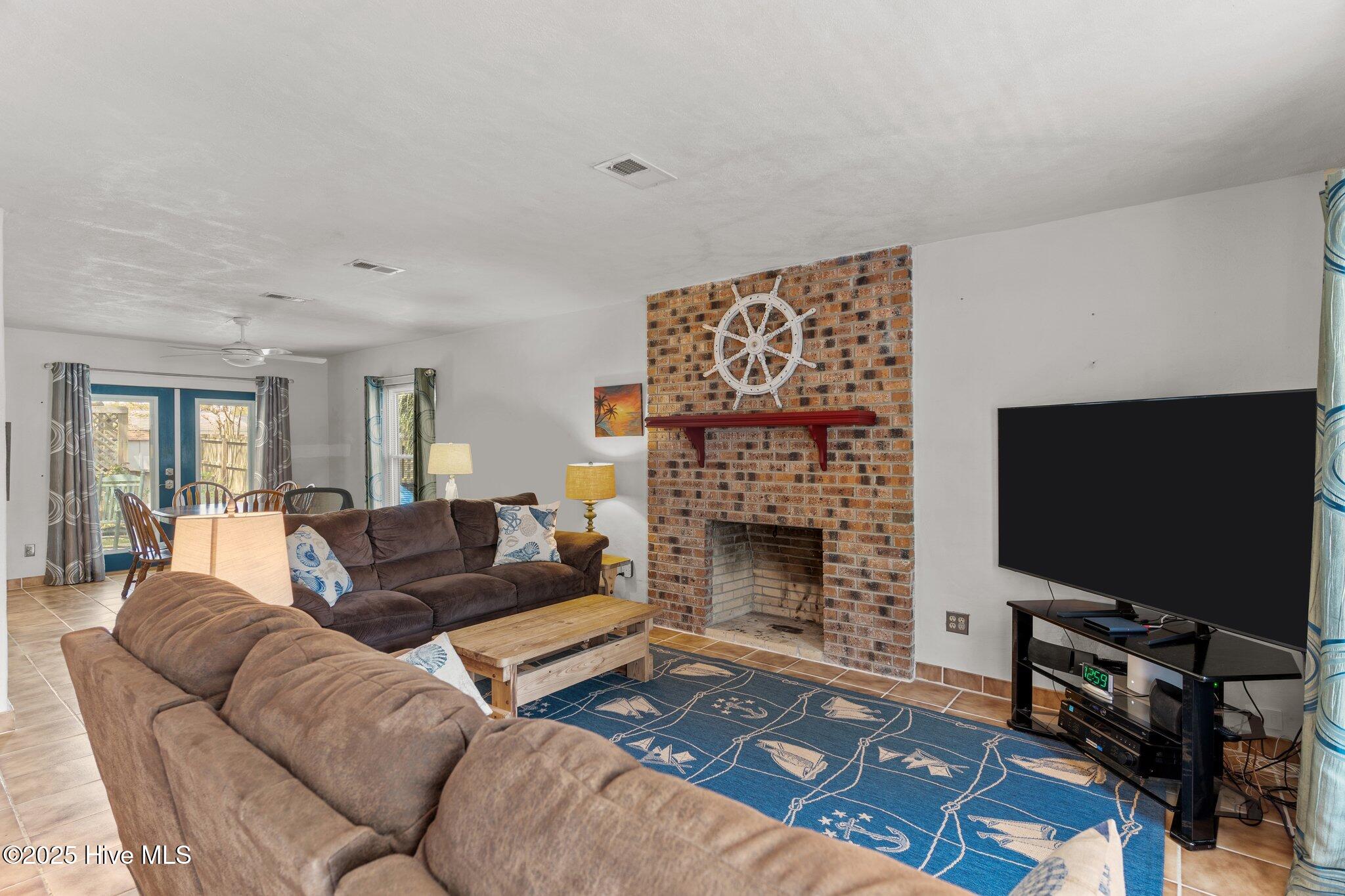 137 NW 3rd Street
