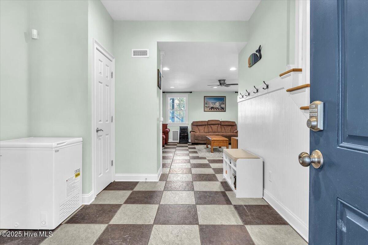 10248 Mariners Cove Court