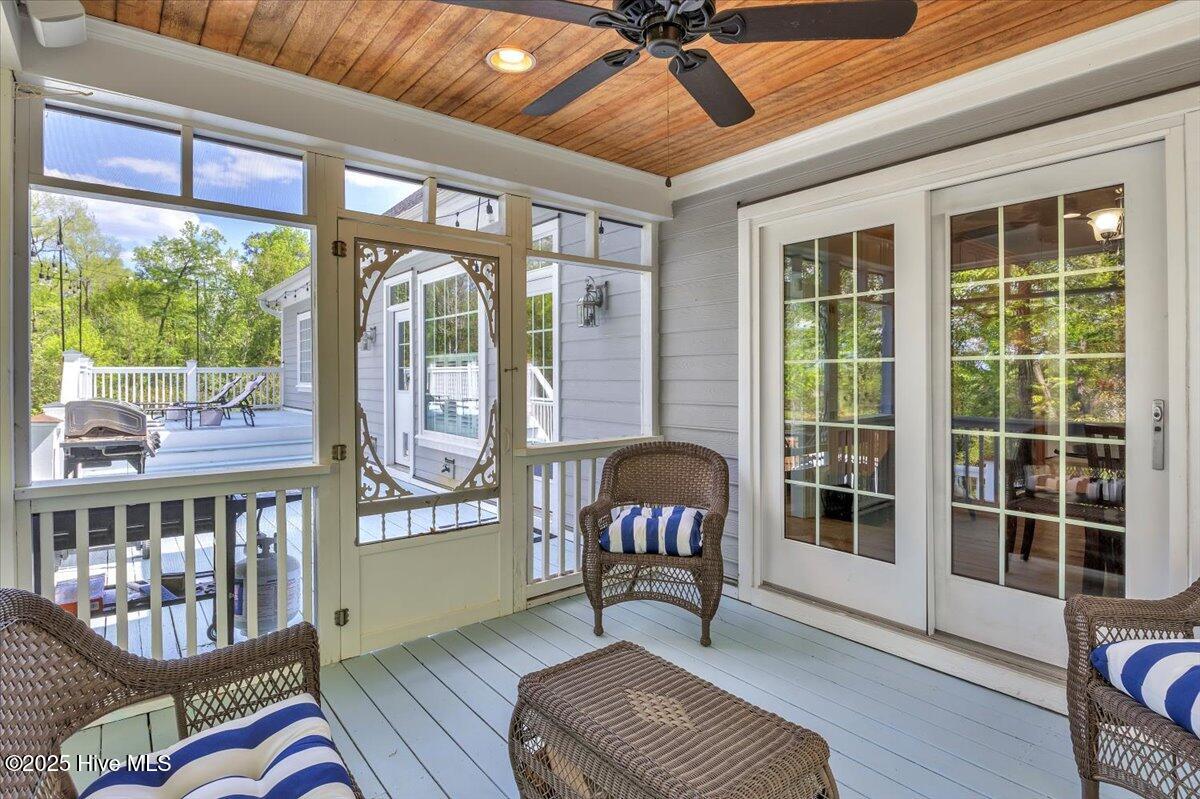 10248 Mariners Cove Court