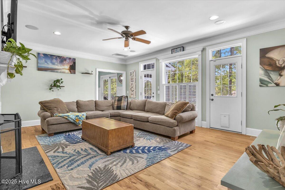 10248 Mariners Cove Court