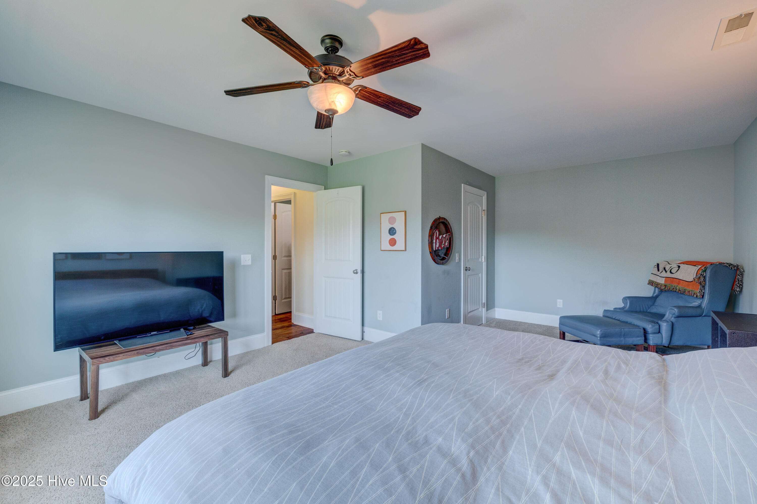 5215 Lone Eagle Court