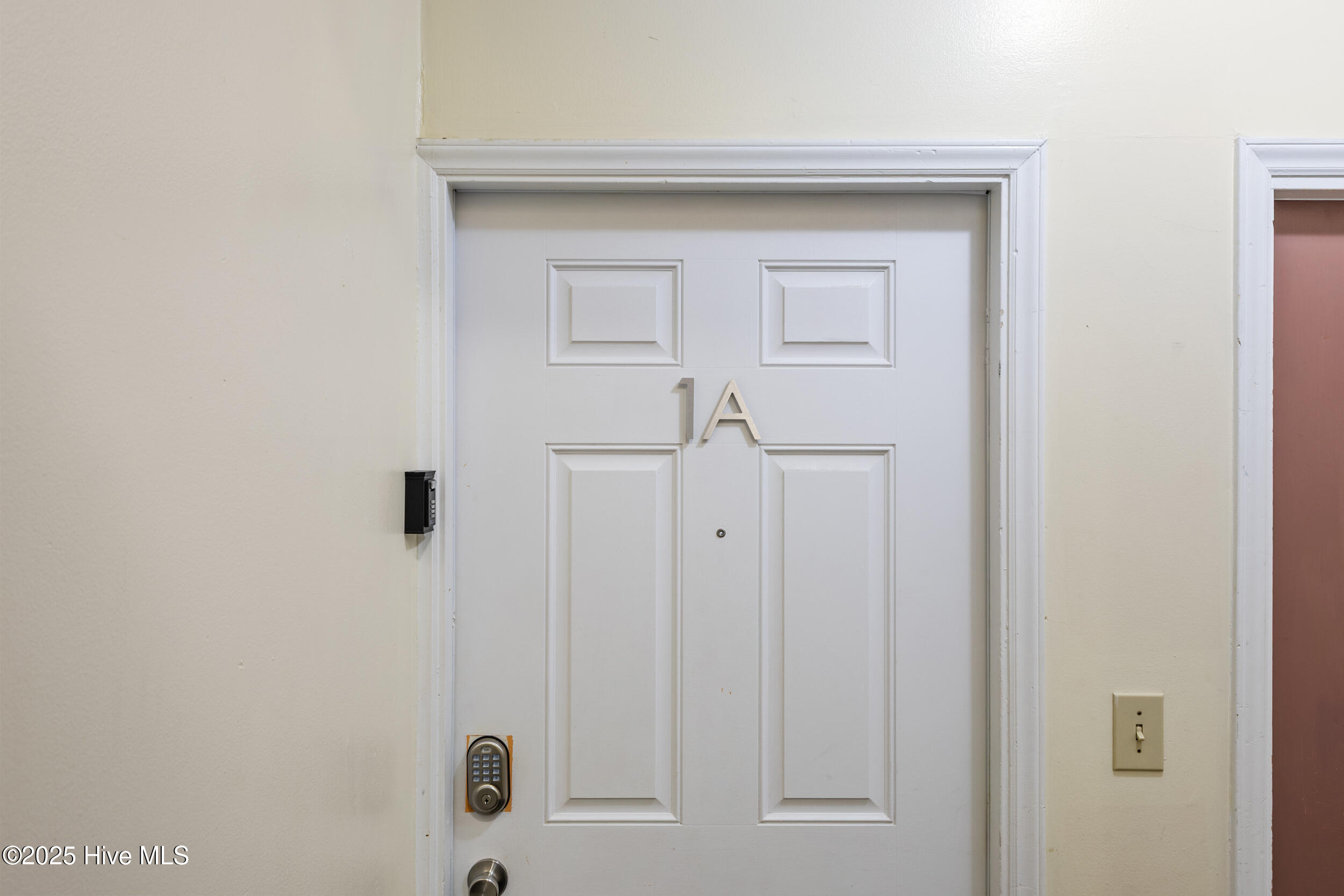 1225 Lake Park Boulevard S, 1a