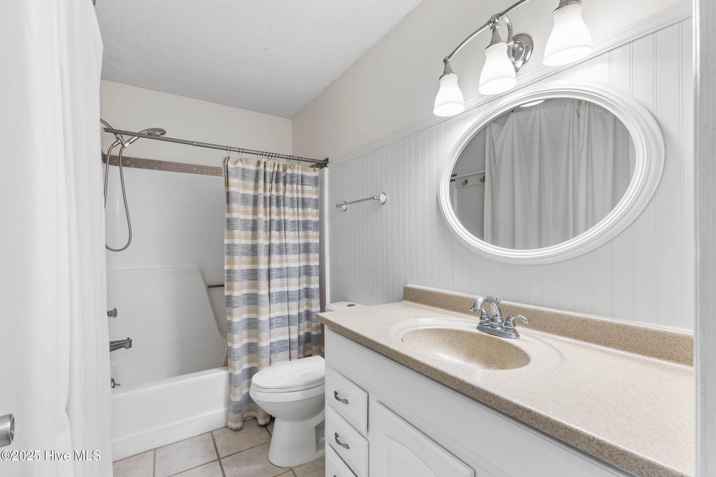 1225 Lake Park Boulevard S, 1a