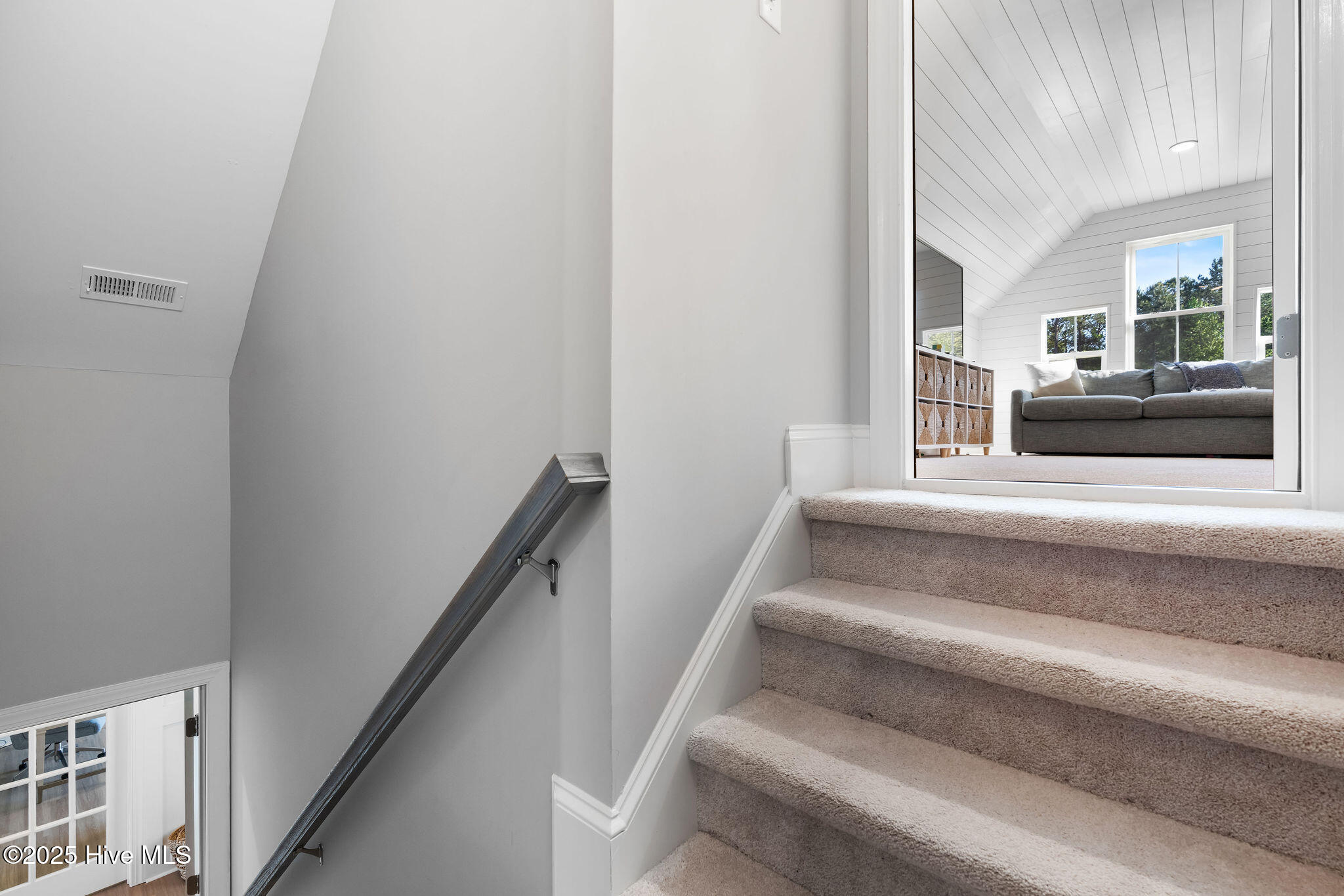 6907 Campbells Ridge Drive SE