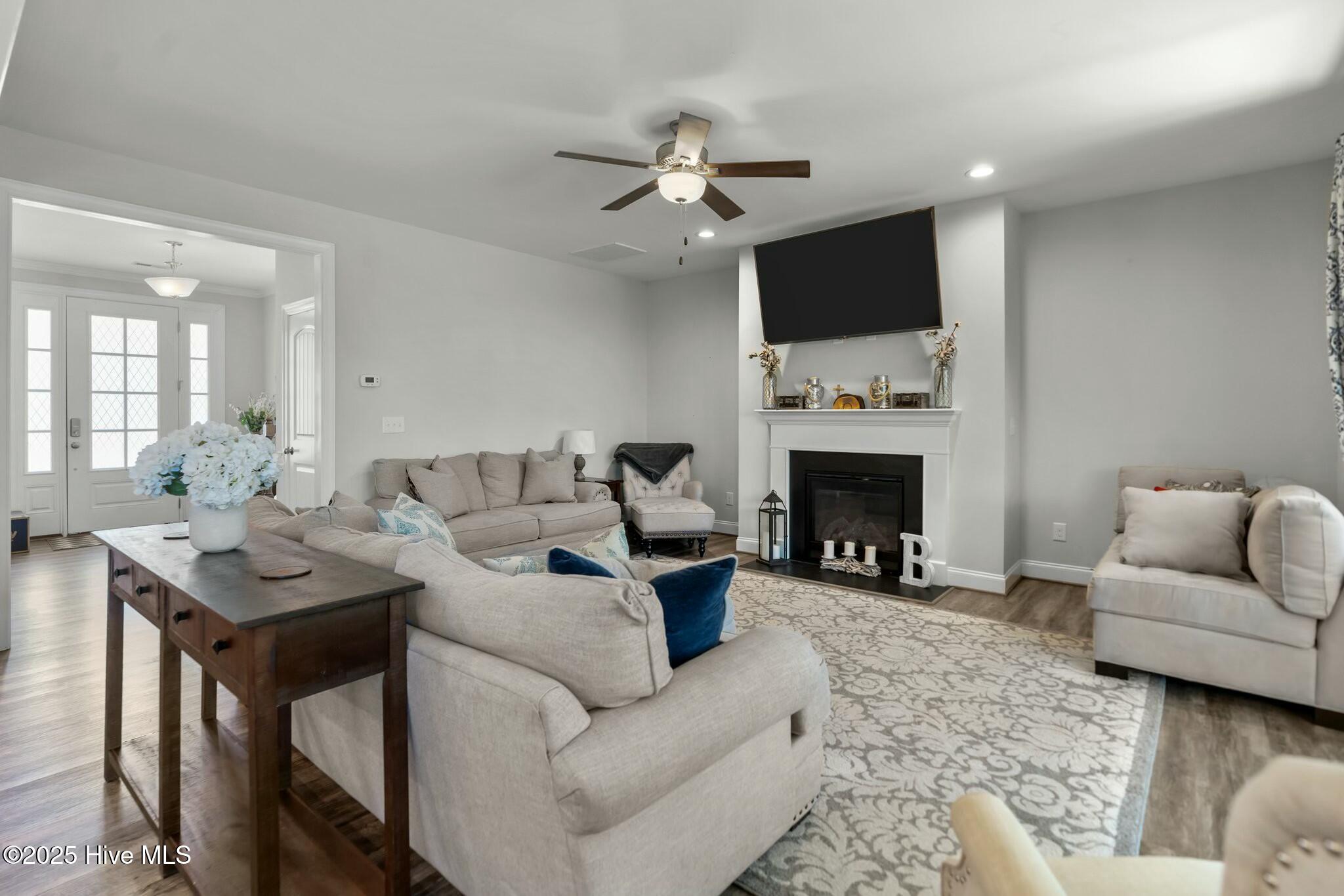 10 E Cloverfield Lane