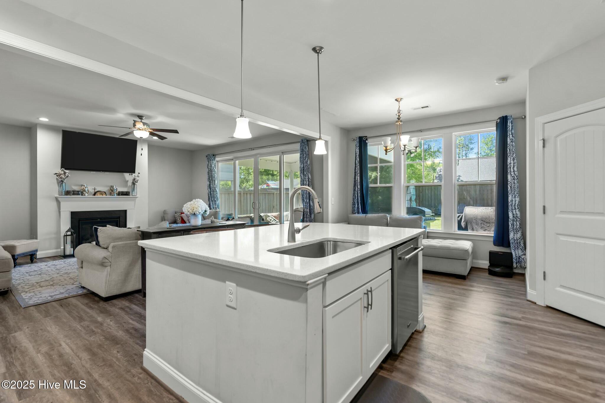 10 E Cloverfield Lane