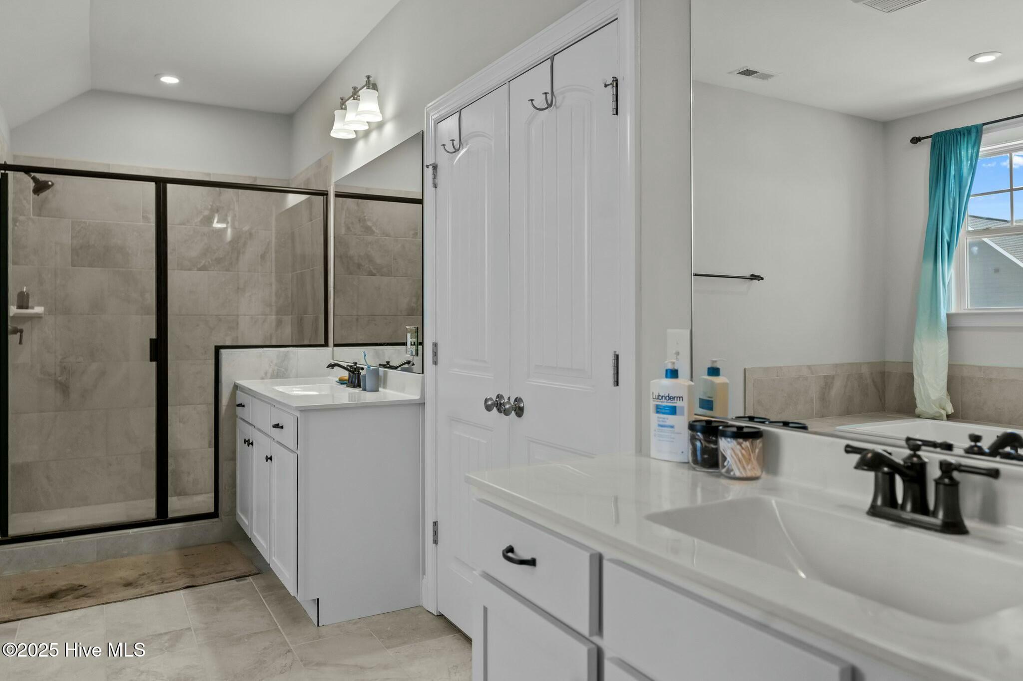 10 E Cloverfield Lane