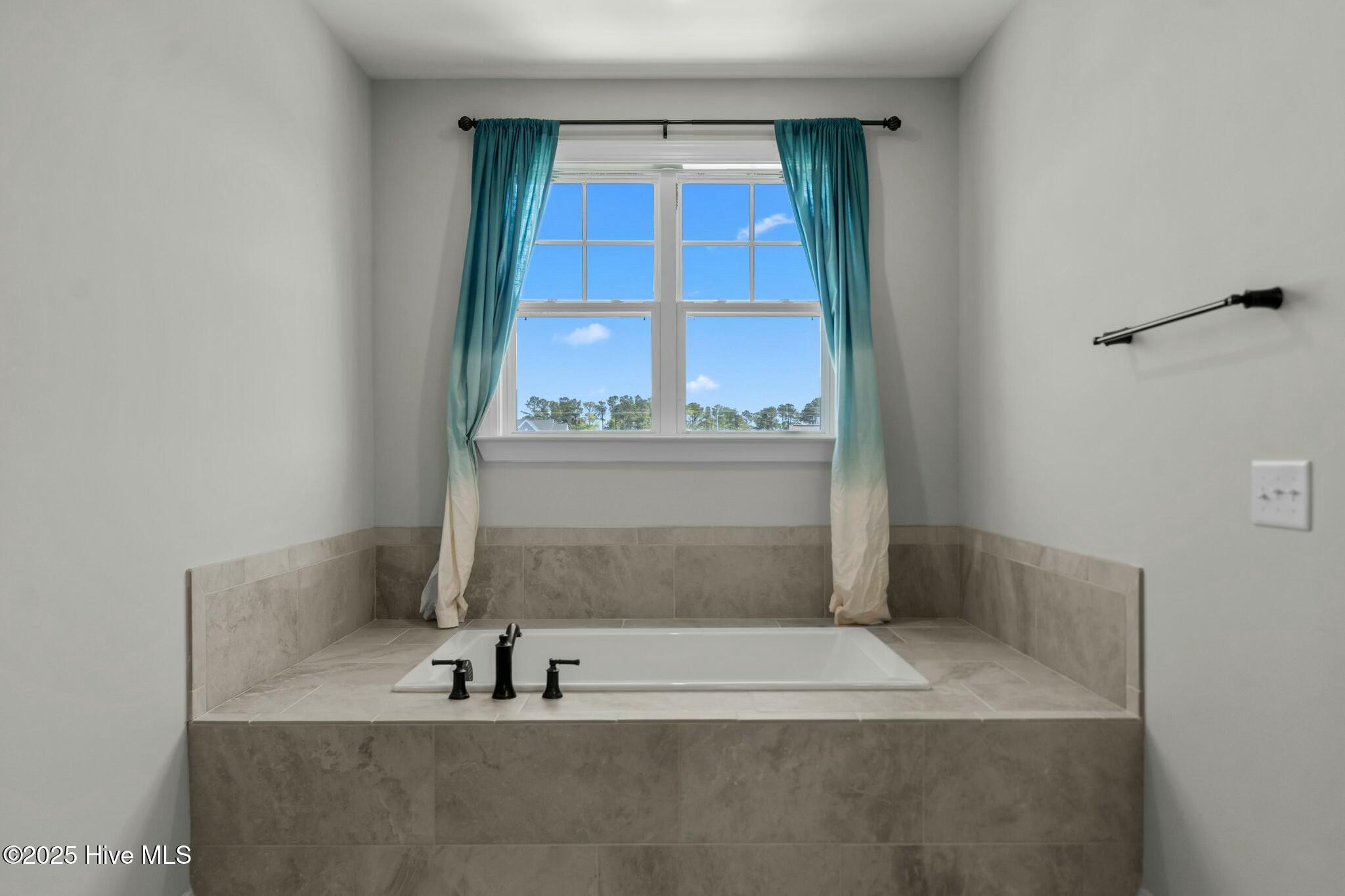 10 E Cloverfield Lane