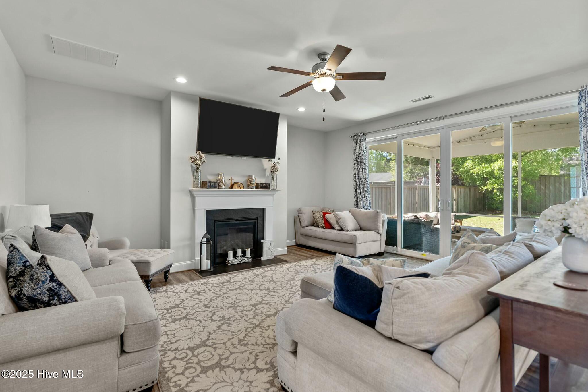 10 E Cloverfield Lane