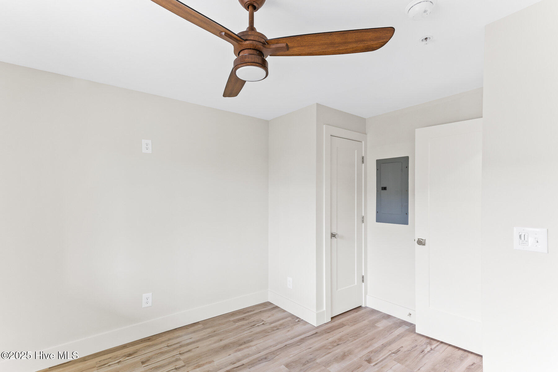 1800 Canal Drive, 101