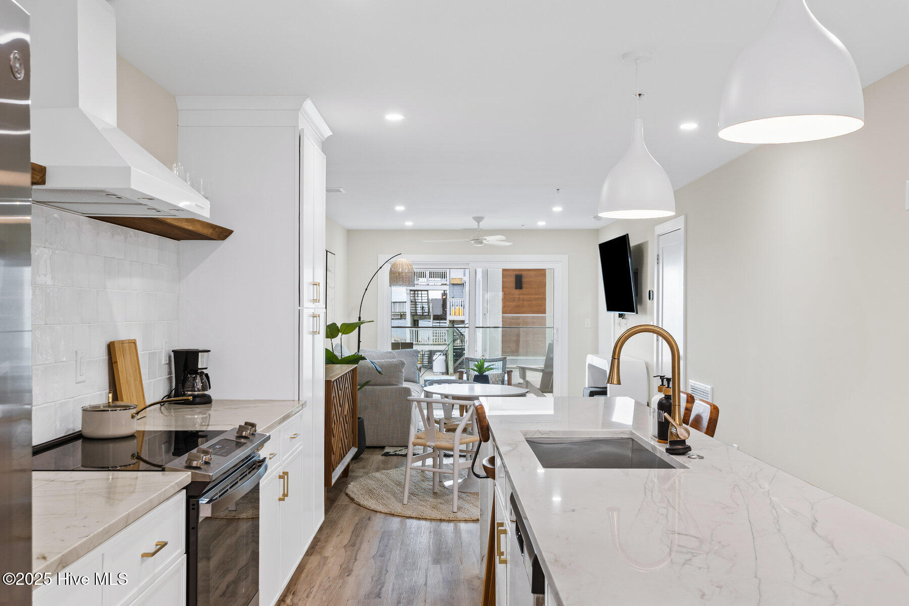 1800 Canal Drive, 107