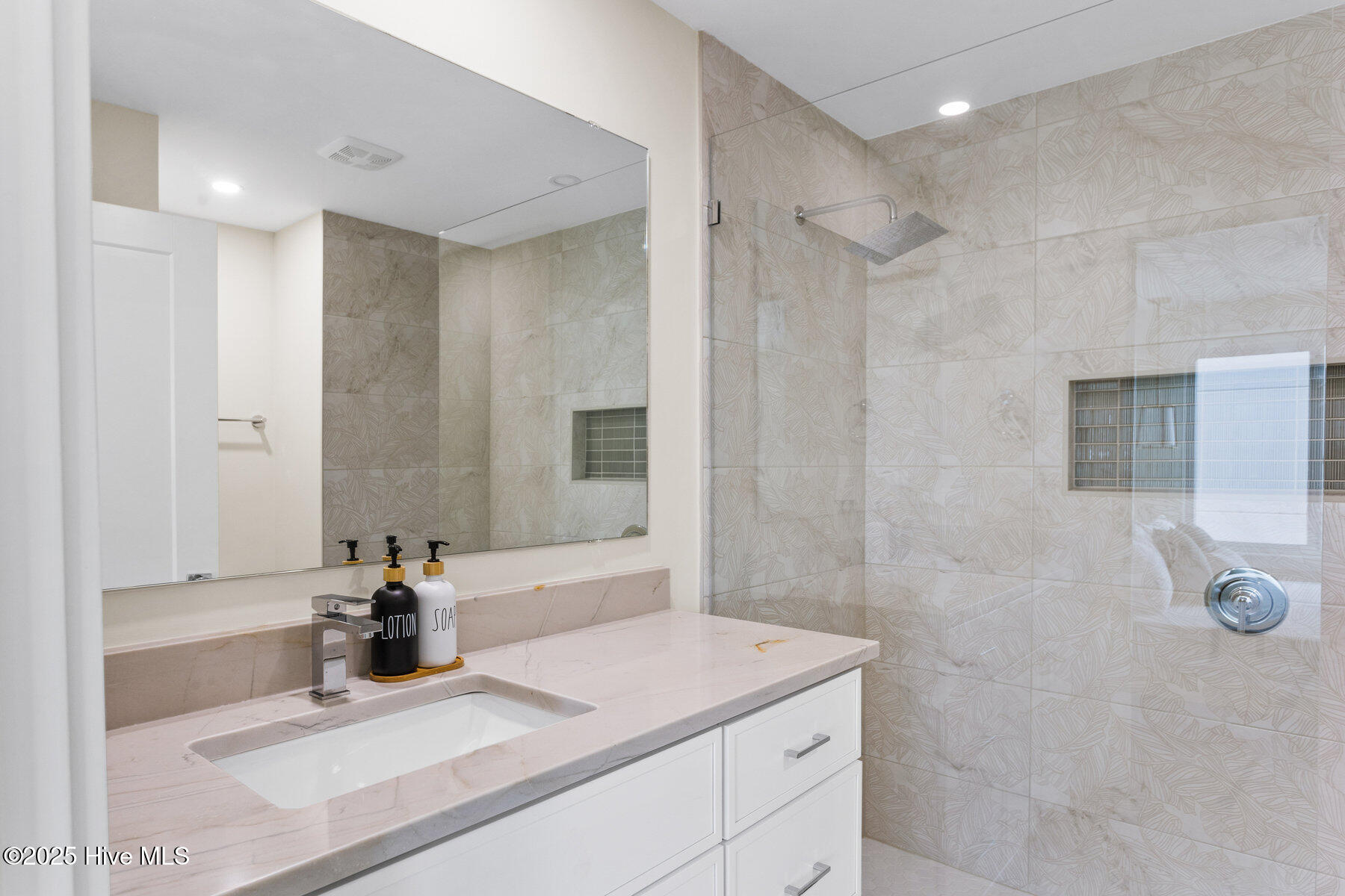 1800 Canal Drive, 107