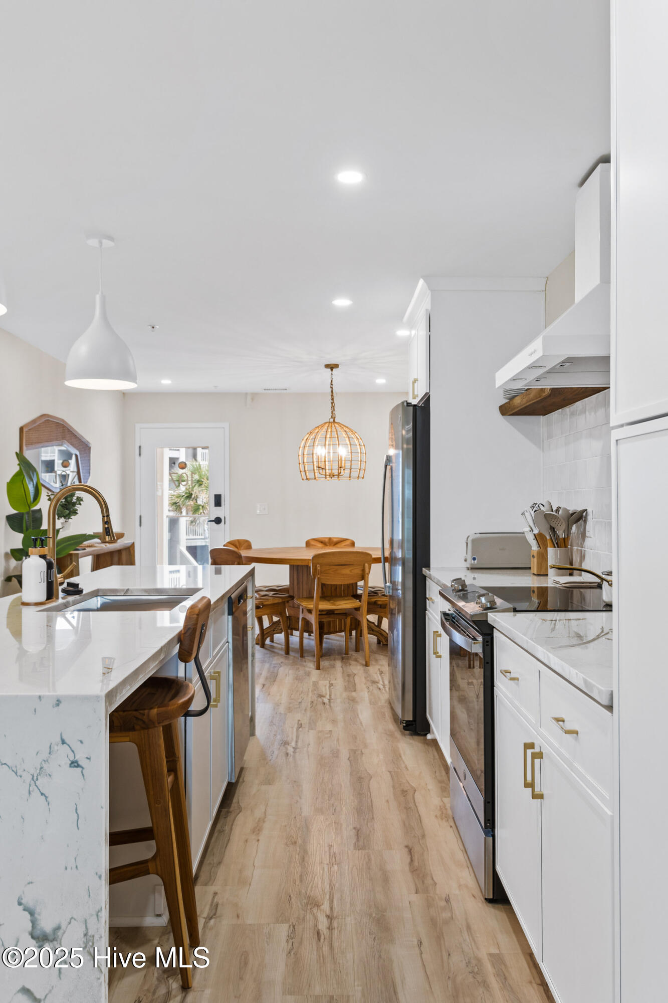 1800 Canal Drive, 107